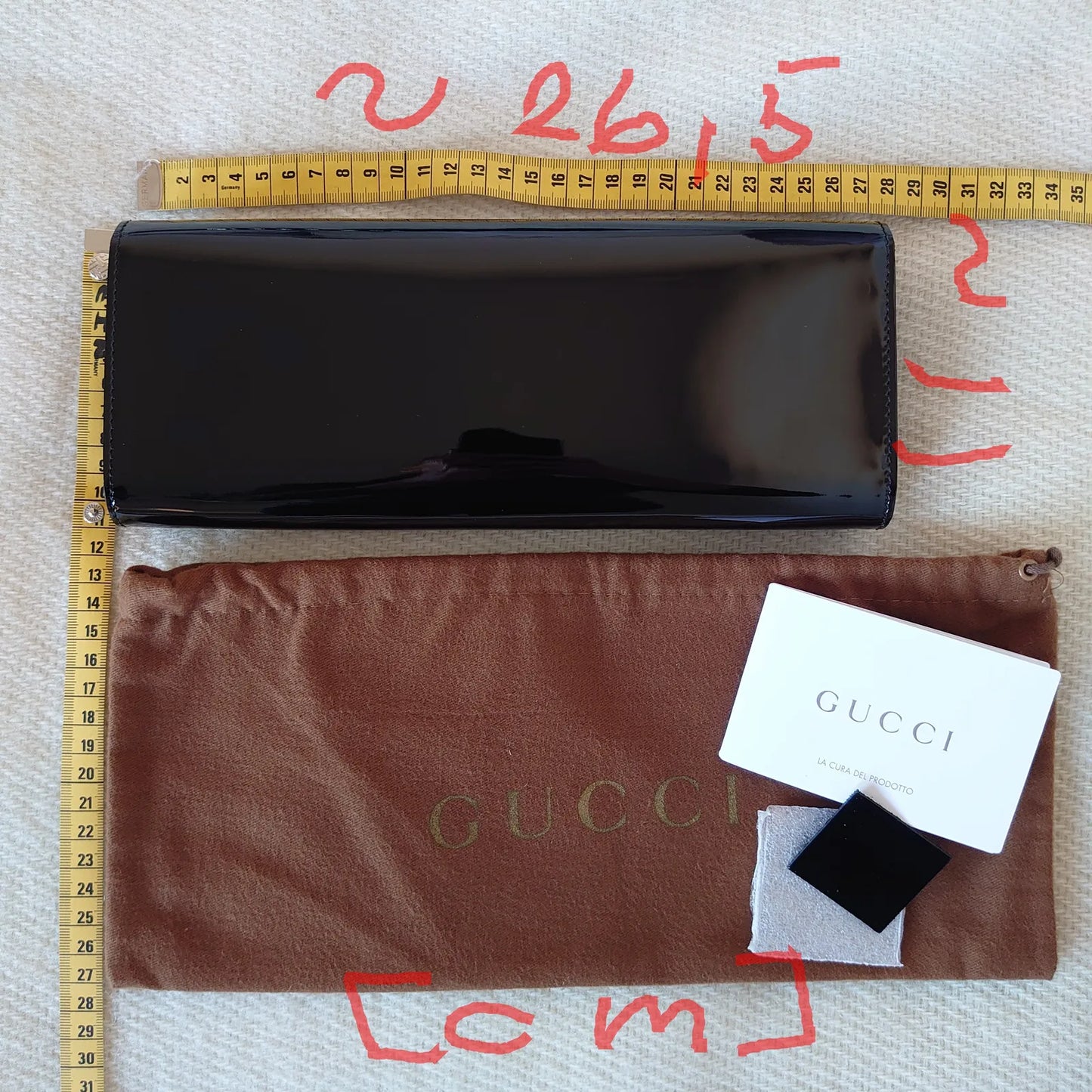 Gucci Black Patent Leather Buckle-skinnkuvertväska