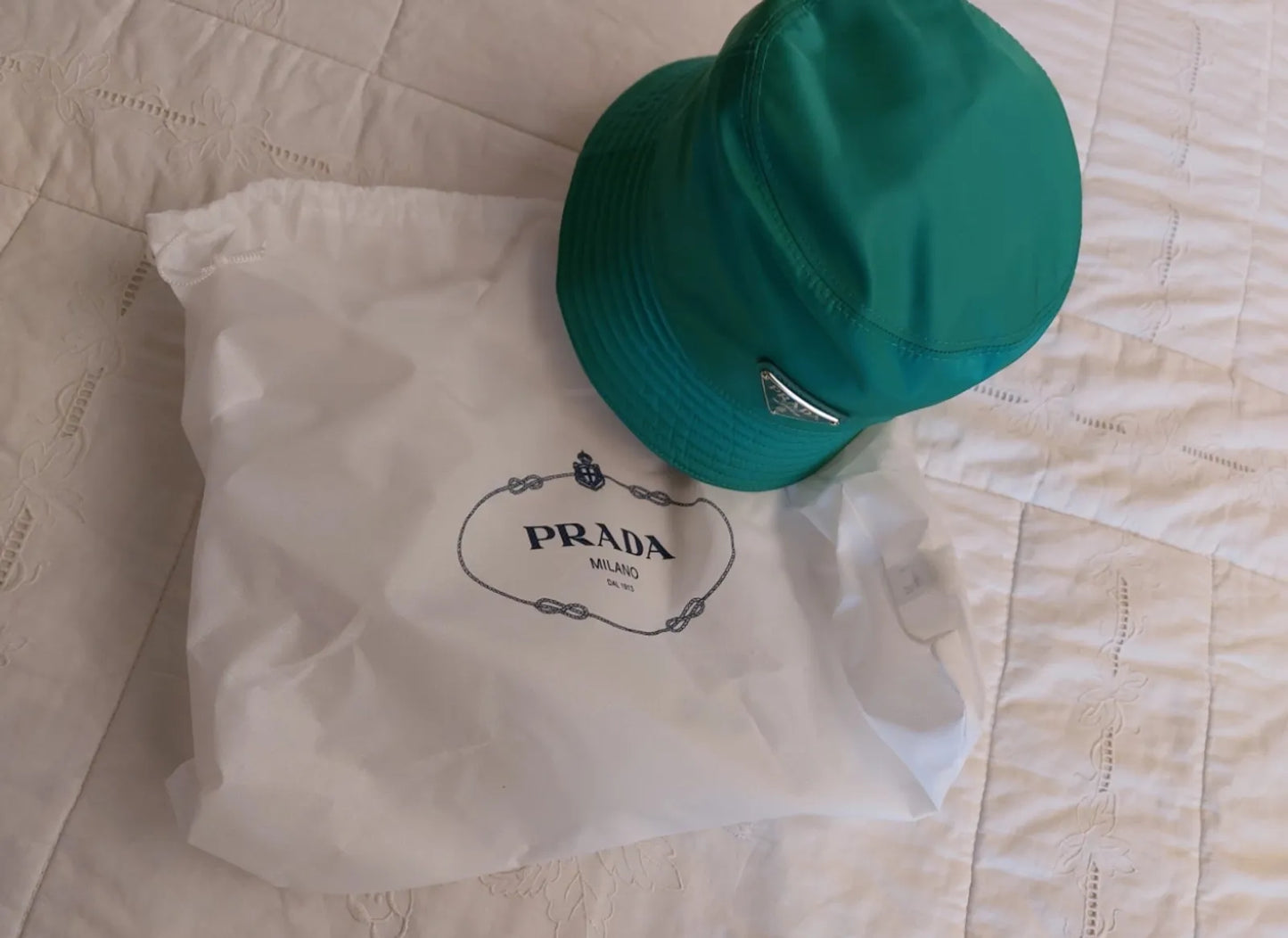 Prada-hatt NWOT