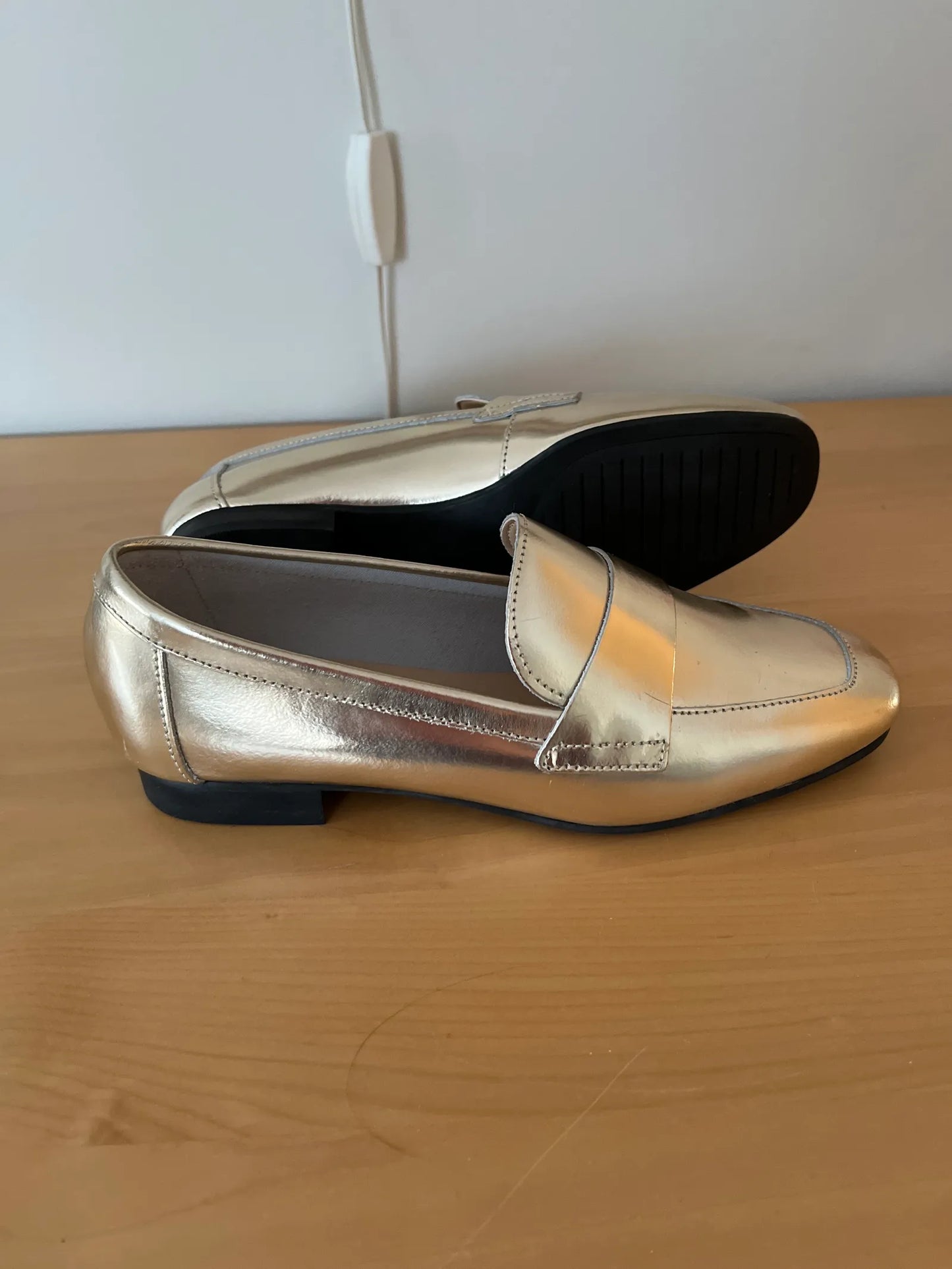 K.Cobler-skinnloafers NWOT