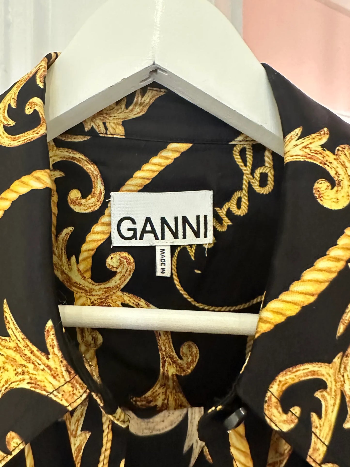 Ganni-sidenklänning