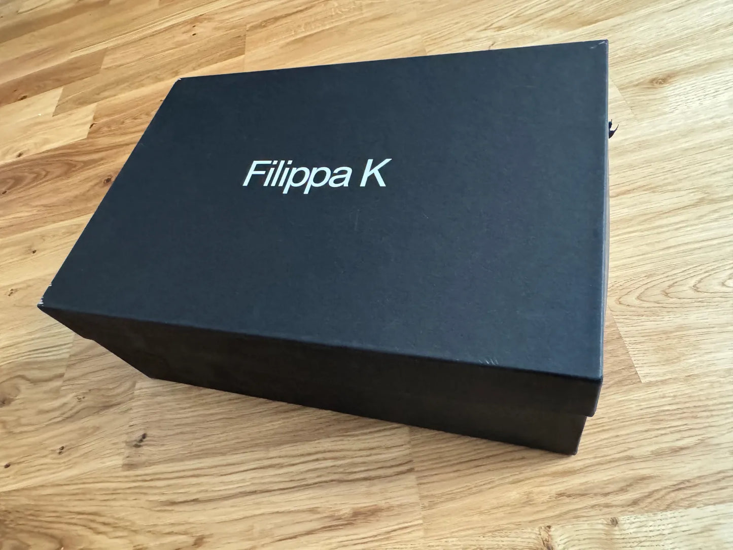 Filippa K-skinnsandaler NWT