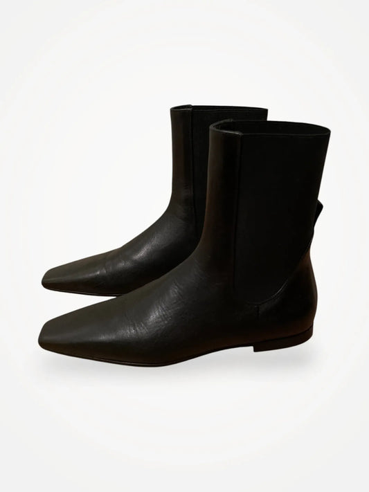 Toteme Chelsea Boots