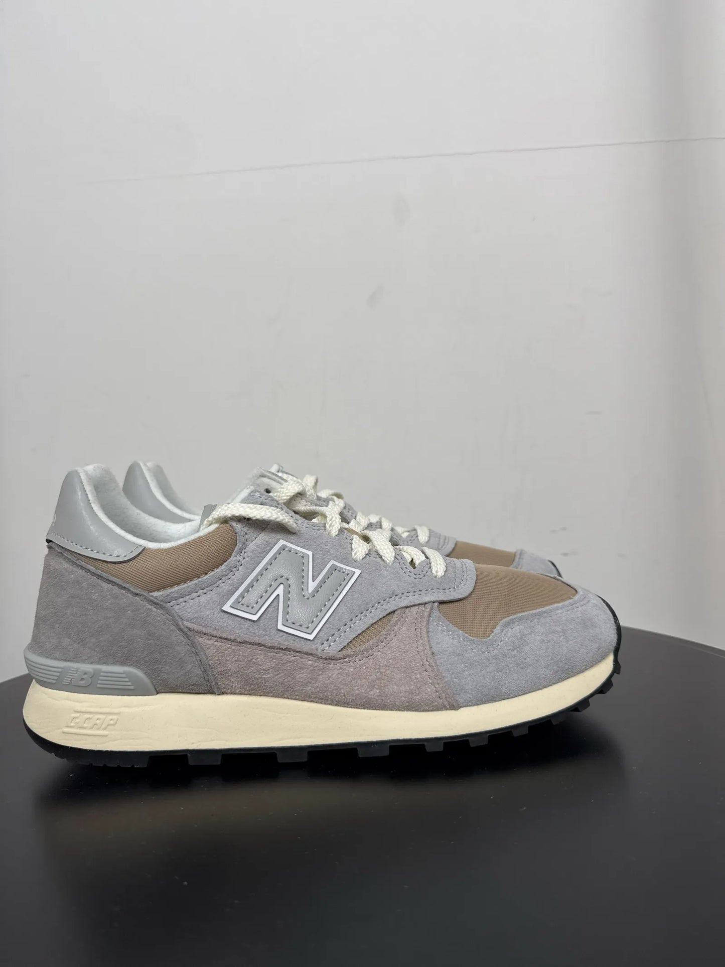 New Balance 475-sneakers NWT