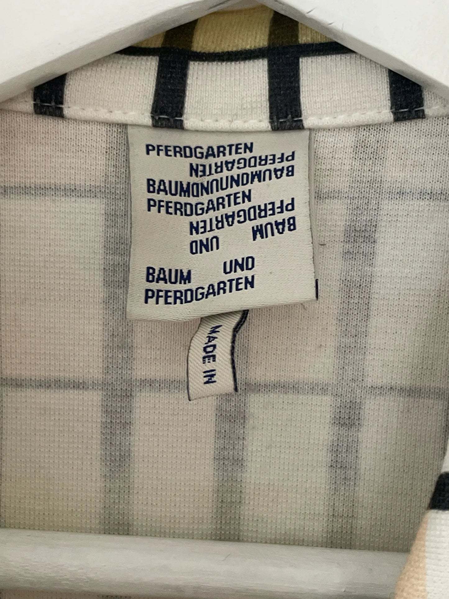 Baum und Pferdgarten-blus