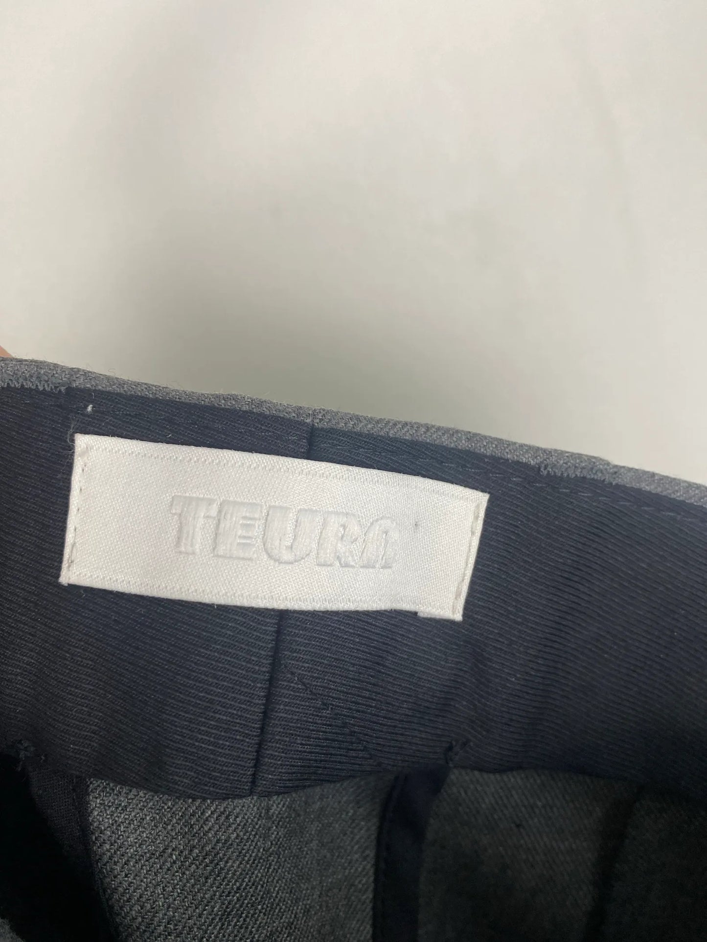 Teurn Studios Titt-ullkjol