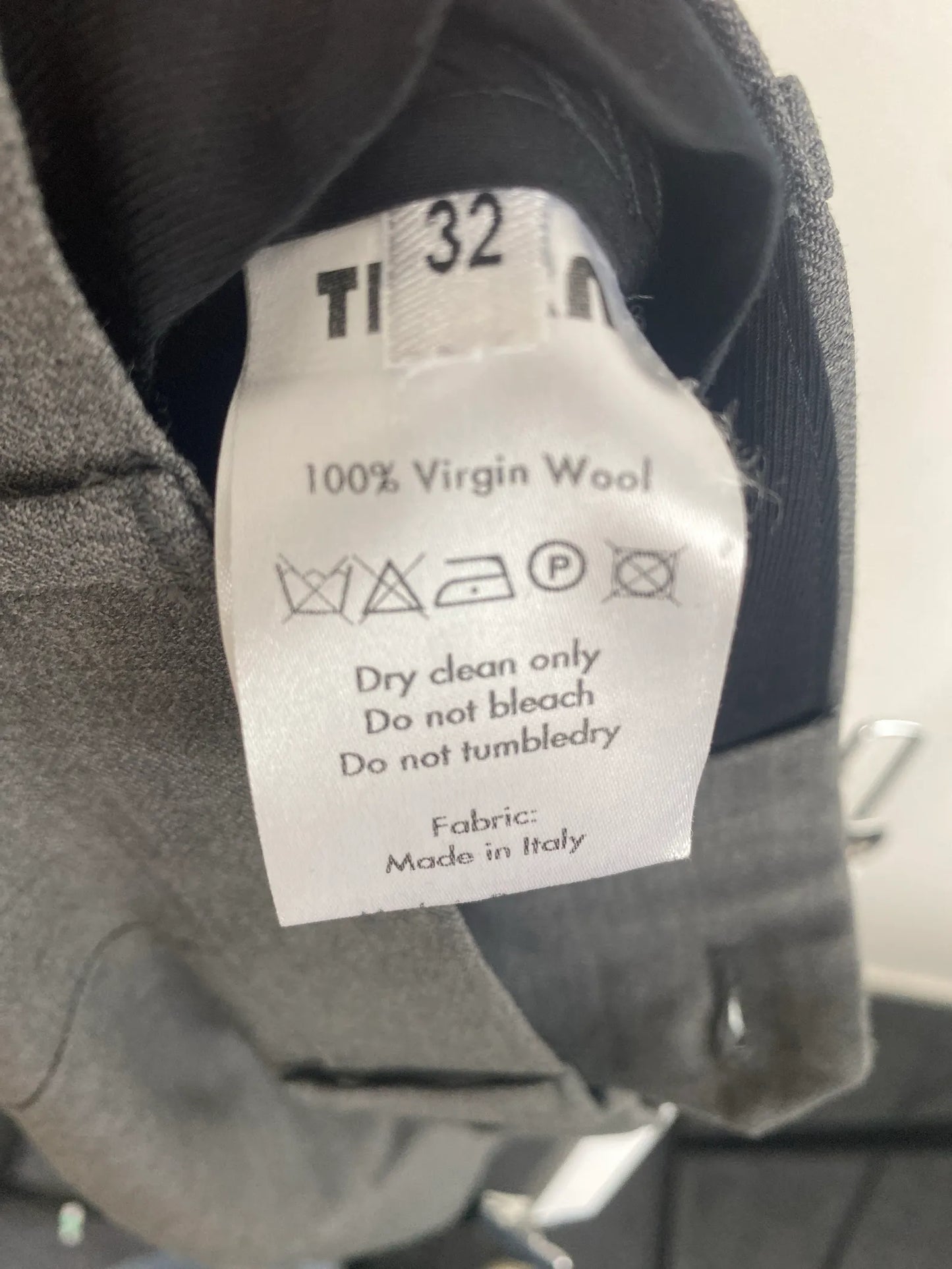 Teurn Studios Titt-ullkjol