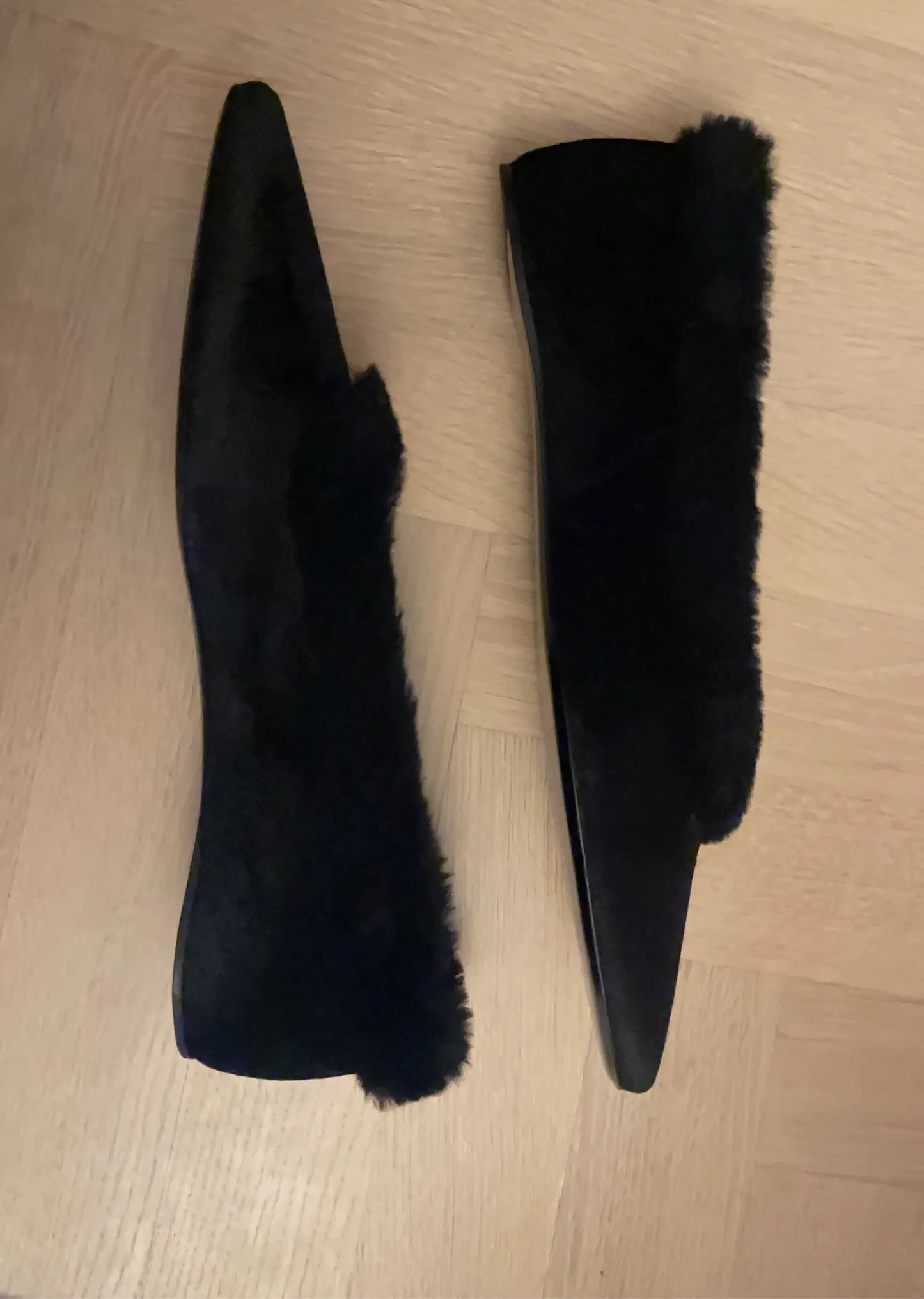 Toteme Shearling-trimmed Velvet Ballet Flats Ballet flats