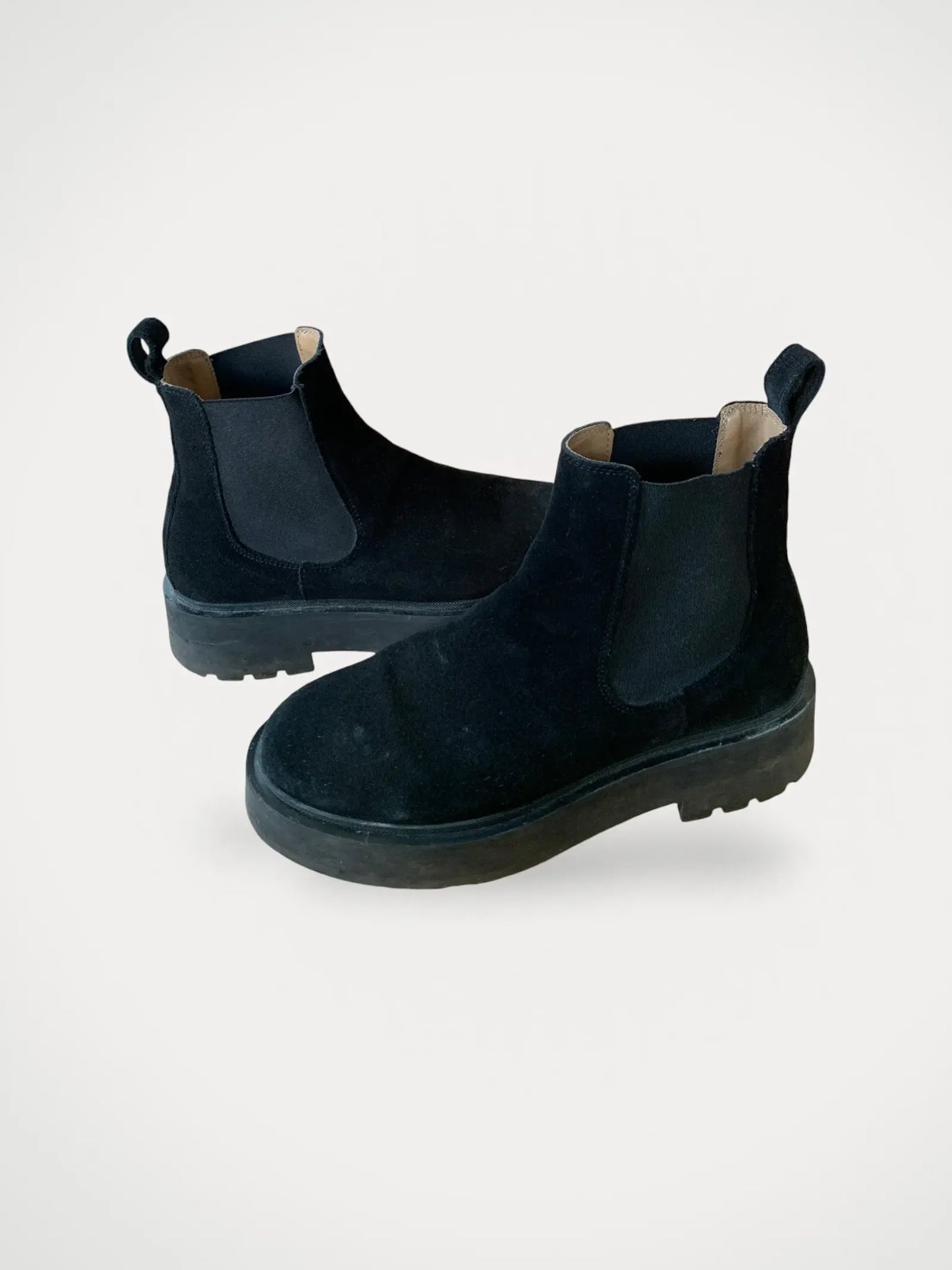 & Other Stories Chunky Chelsea Suede-boots