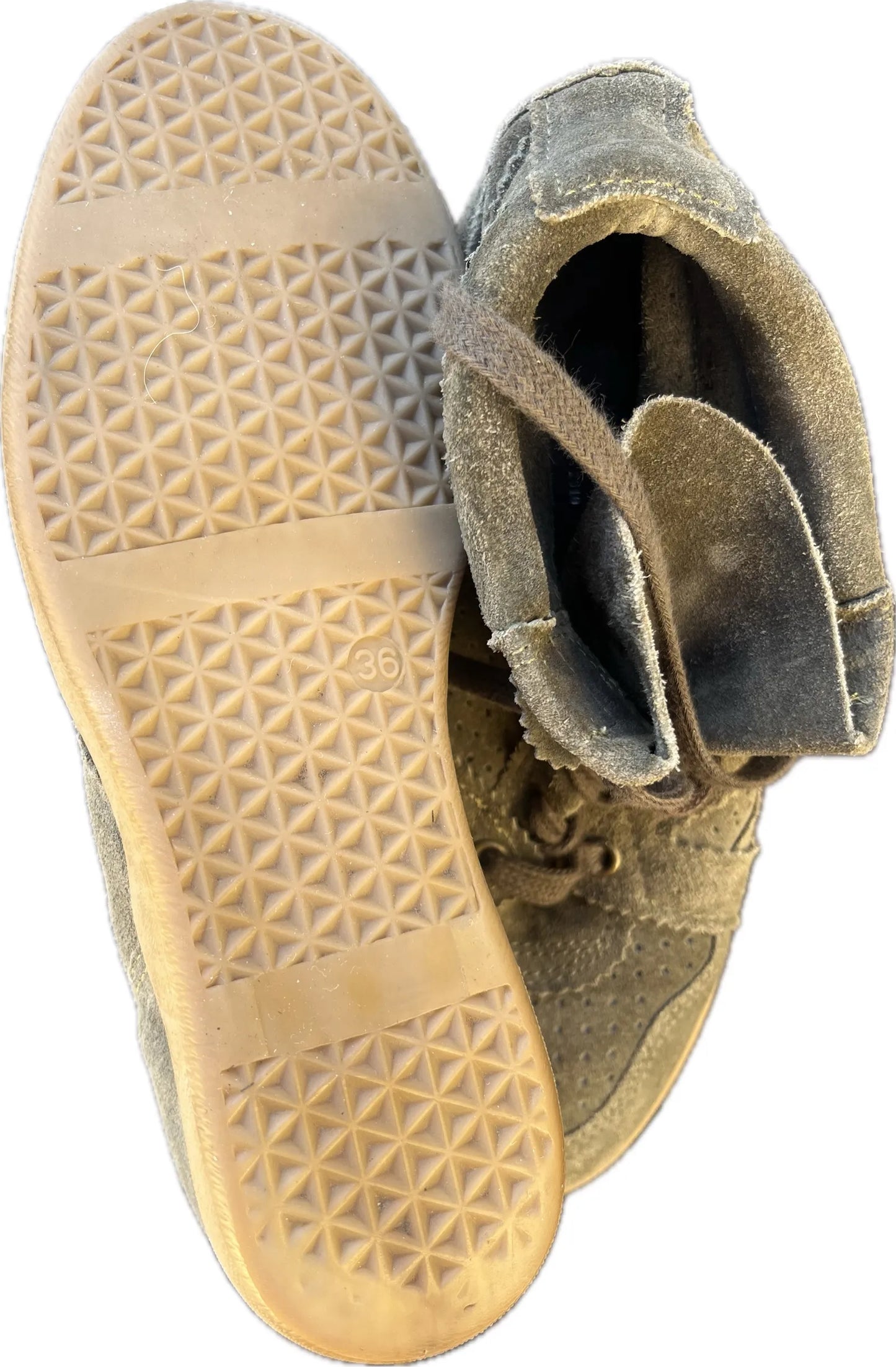 Pavement Vibe Sneakers