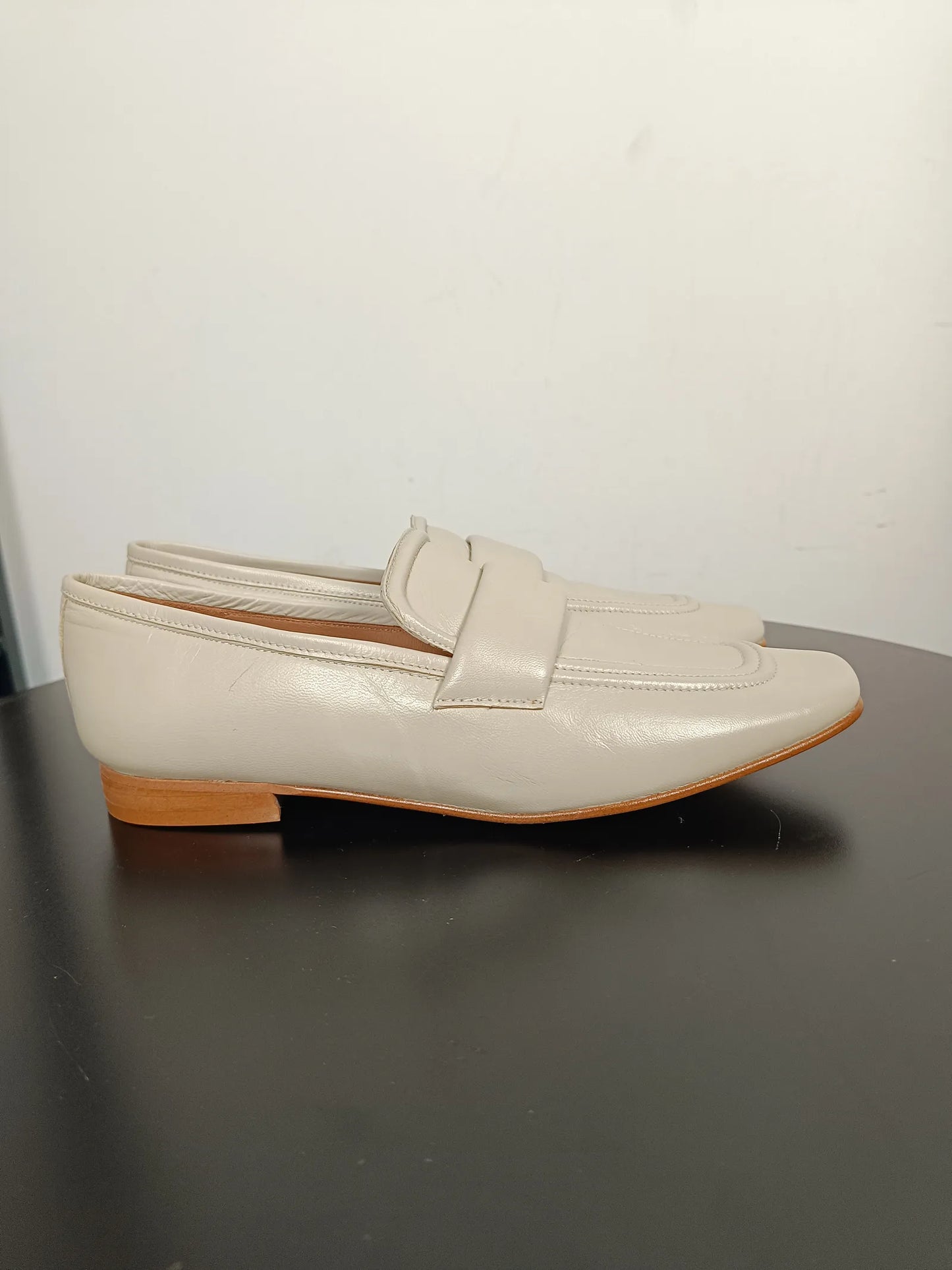 Flattered Vivienne Creme Leather-skinnloafers NWT