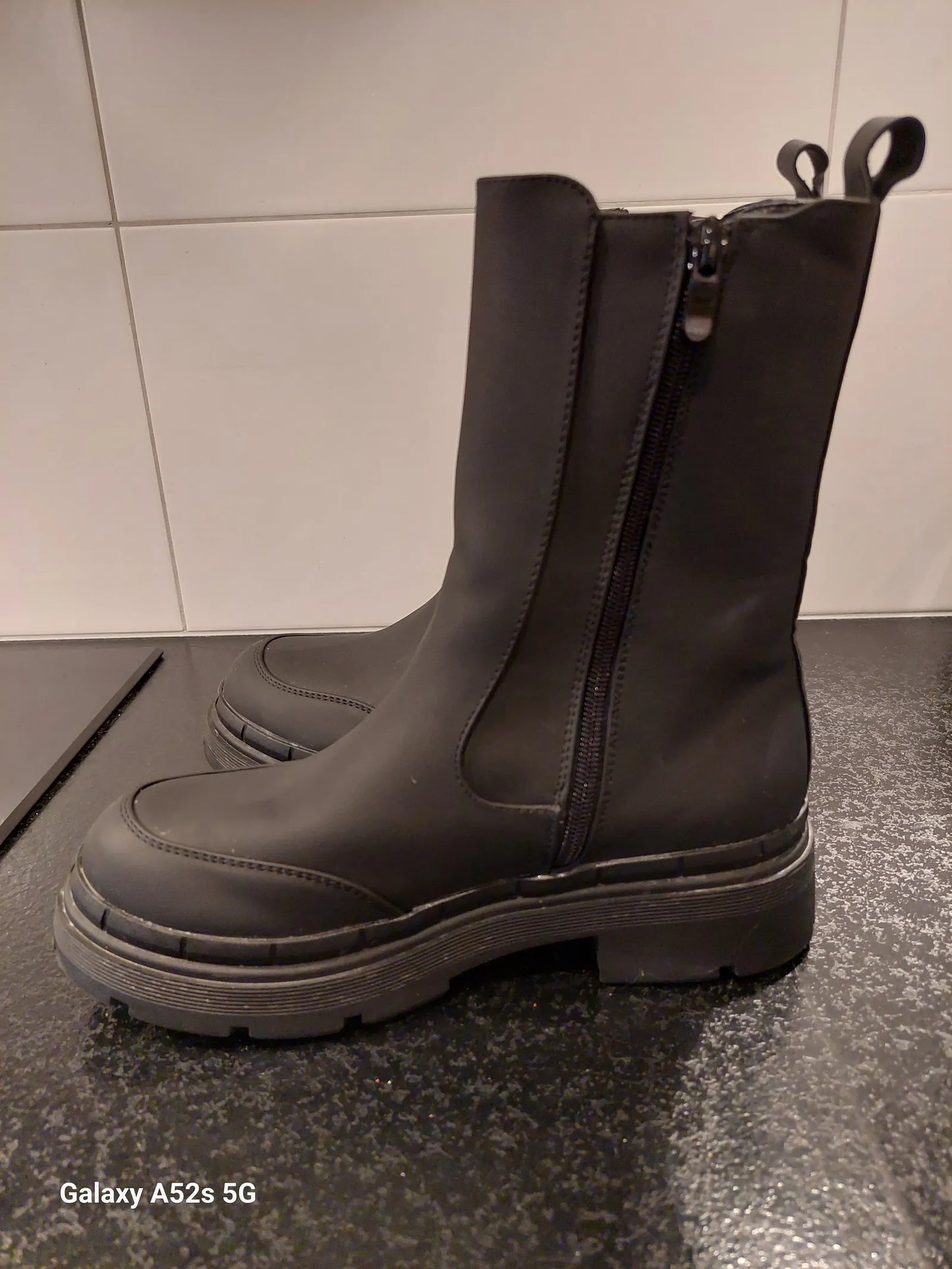 Montevita Marinne 3-boots NWOT