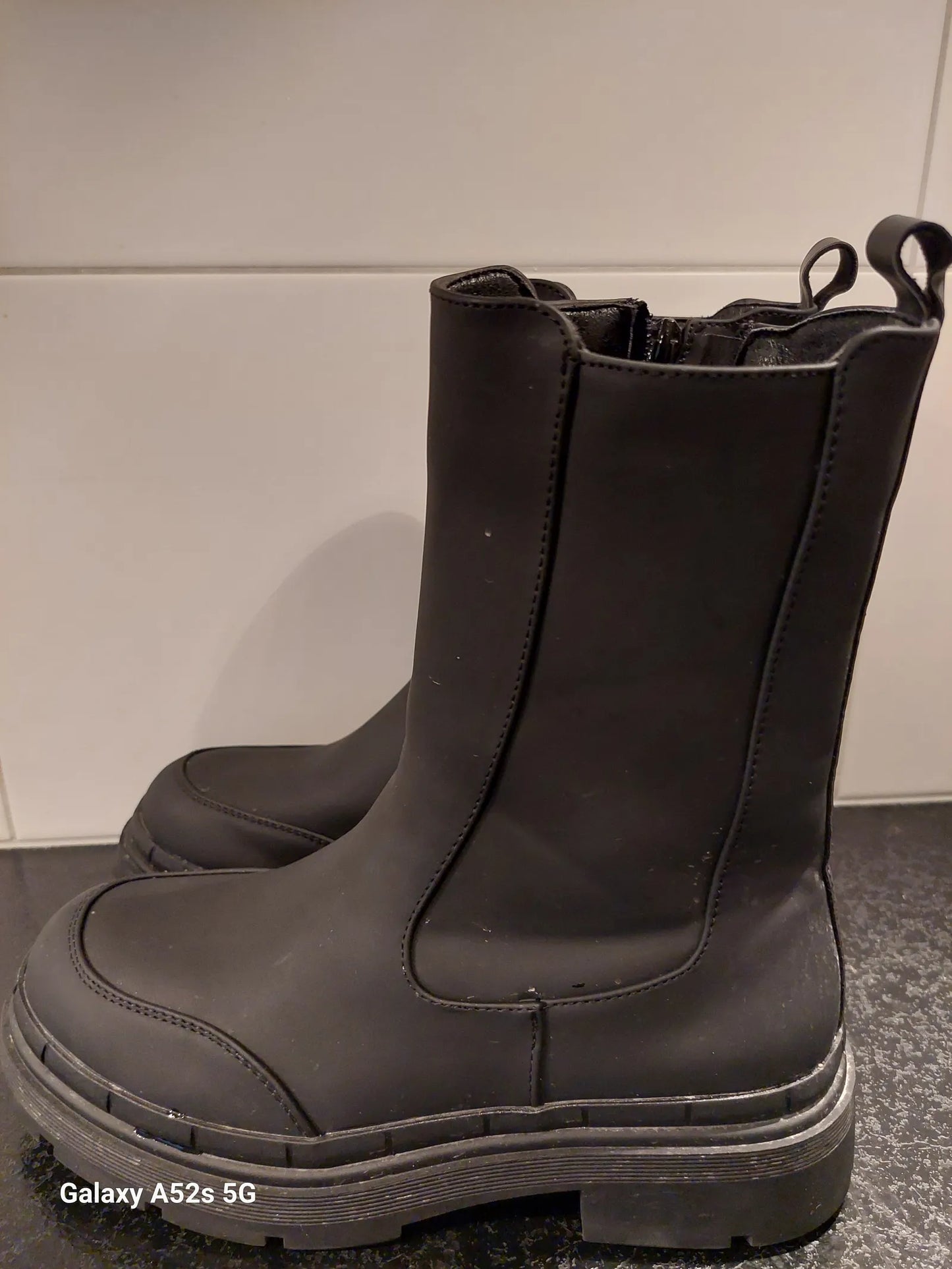 Montevita Marinne 3-boots NWOT