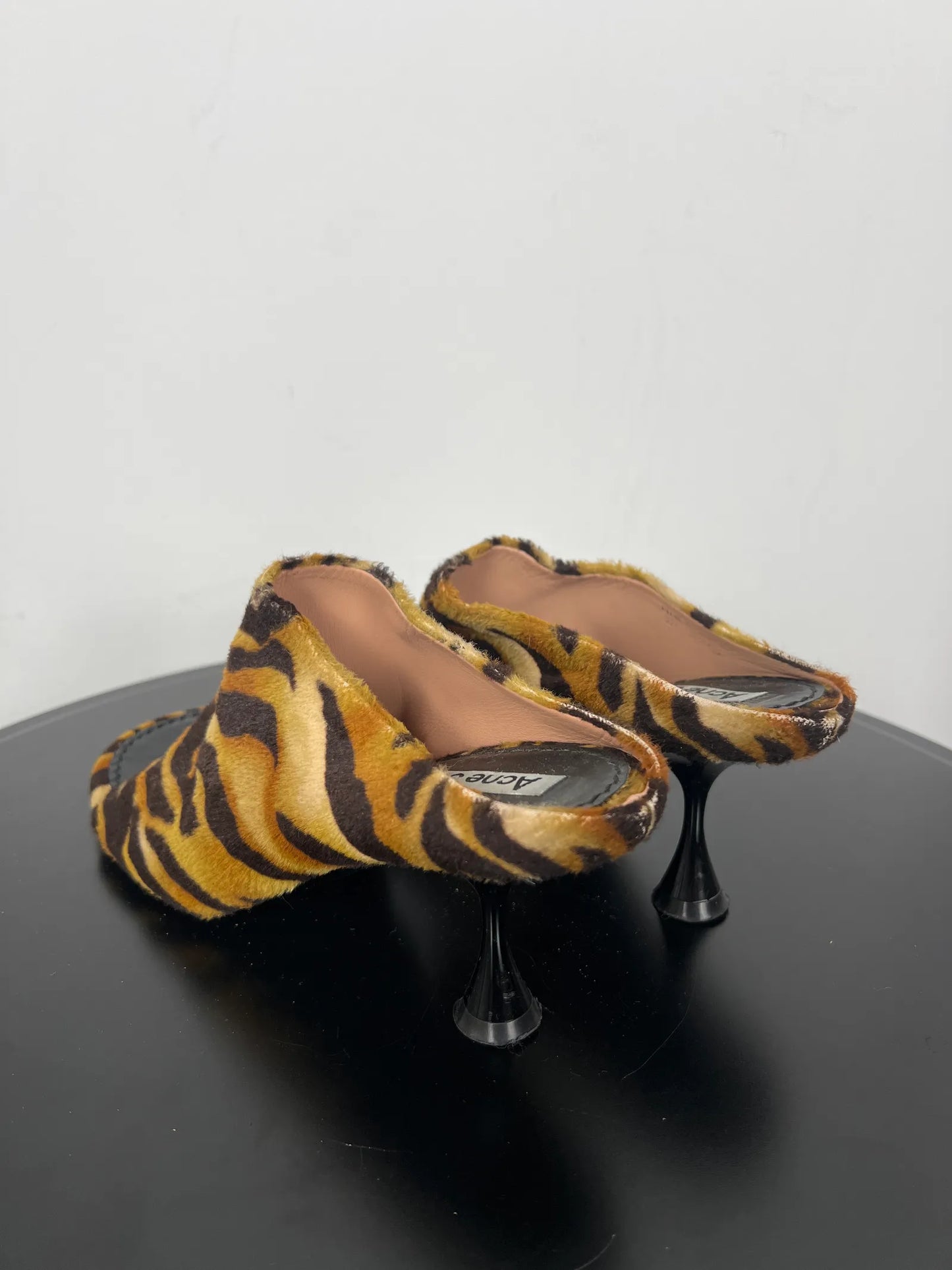 Acne Studios Tiger print mules-skinnklackar