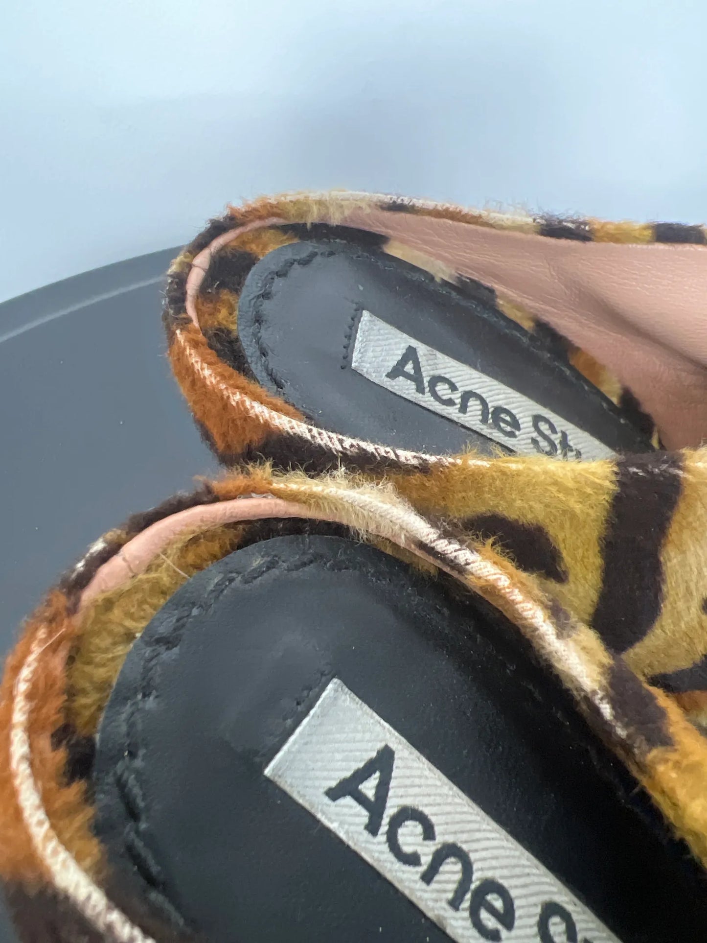 Acne Studios Tiger print mules-skinnklackar