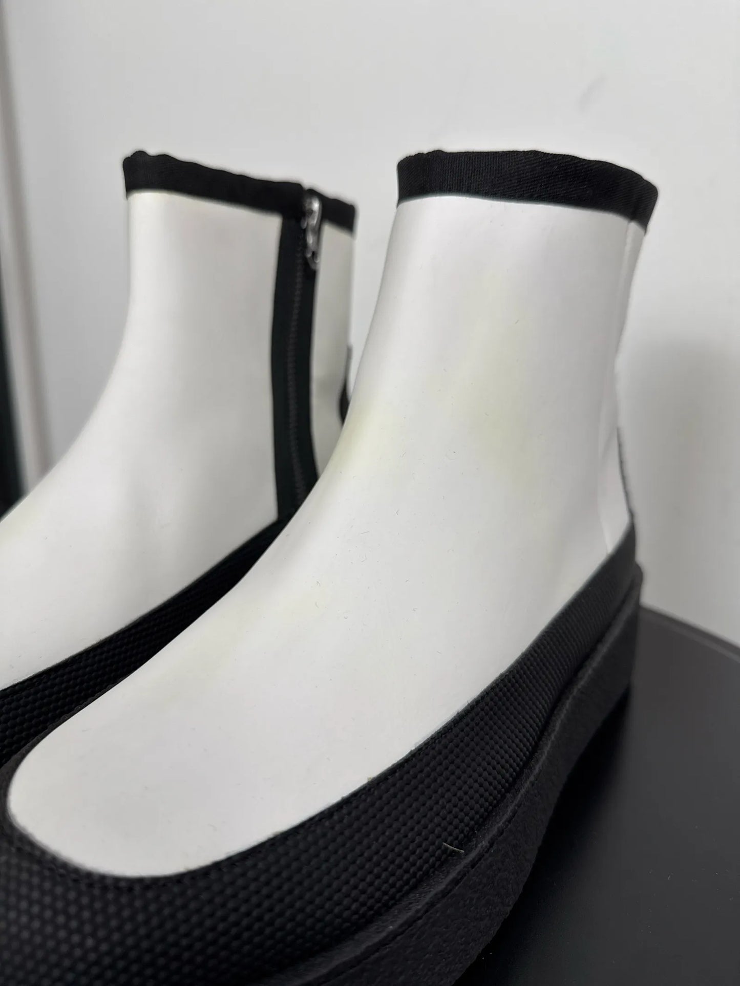 Flattered Aria White Coated Leather-skinnboots NWT