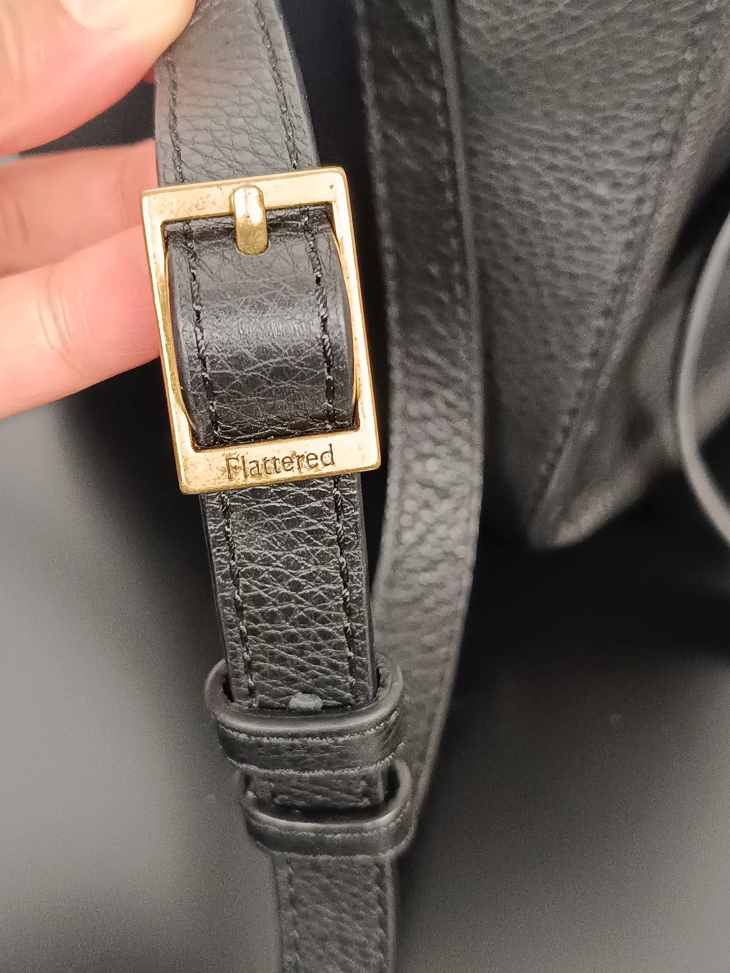 Flattered Bo Mini Bucket Black-skinnaxelremsväska NWOT