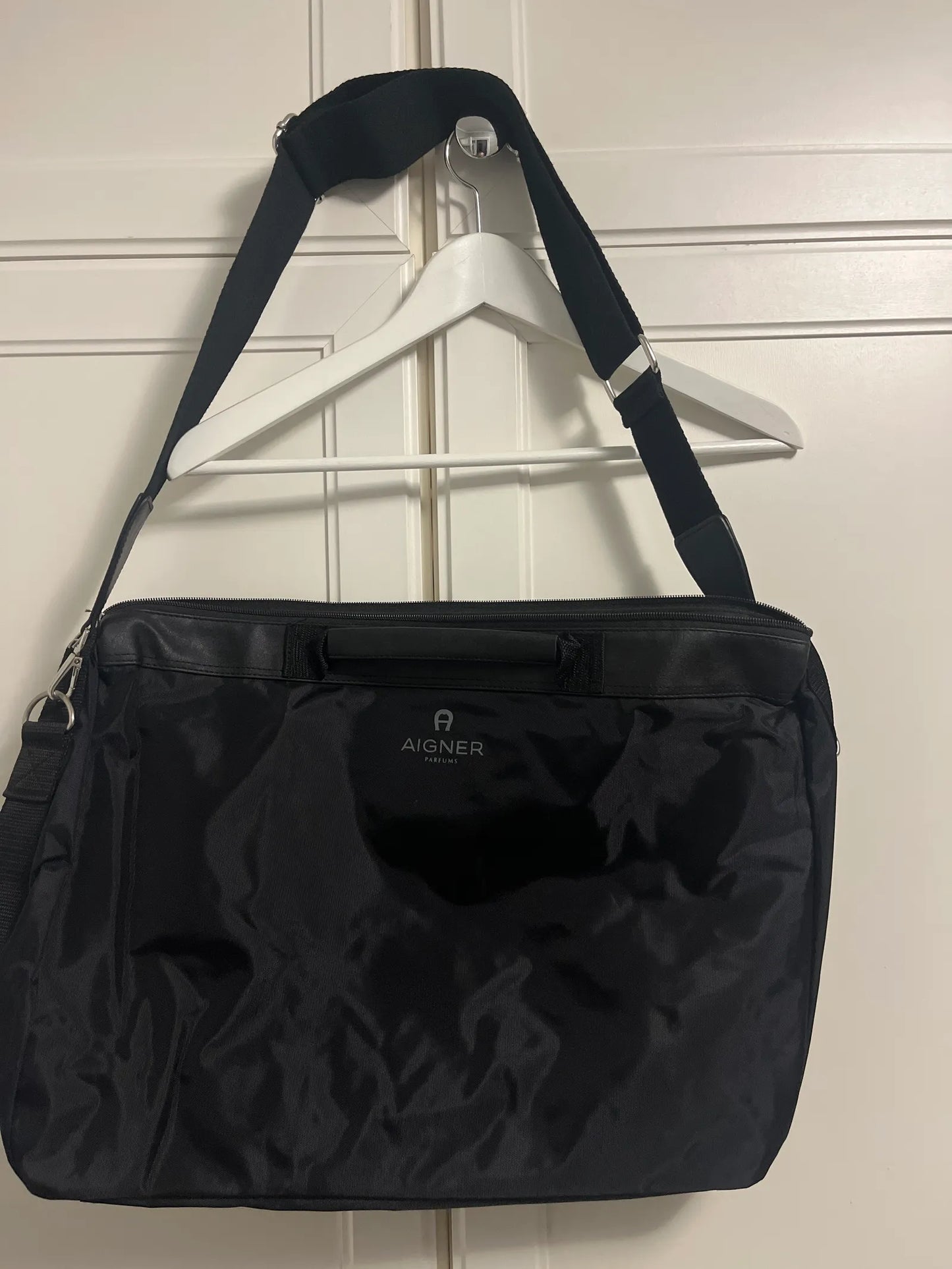 Aigner-väska NWOT