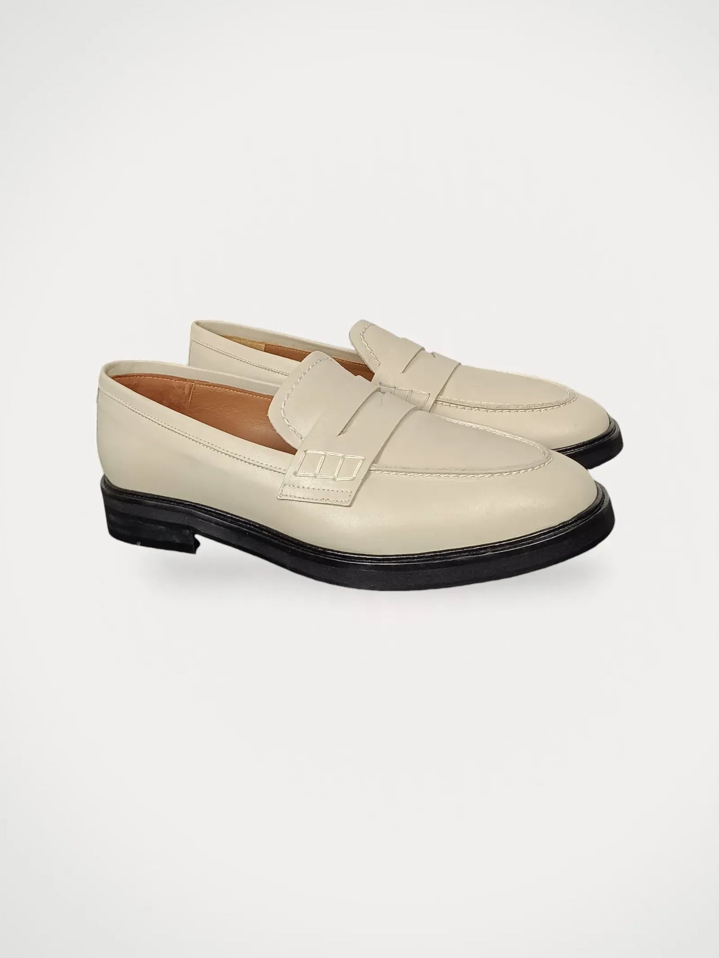 Flattered Sara Creme Leather-skinnloafers