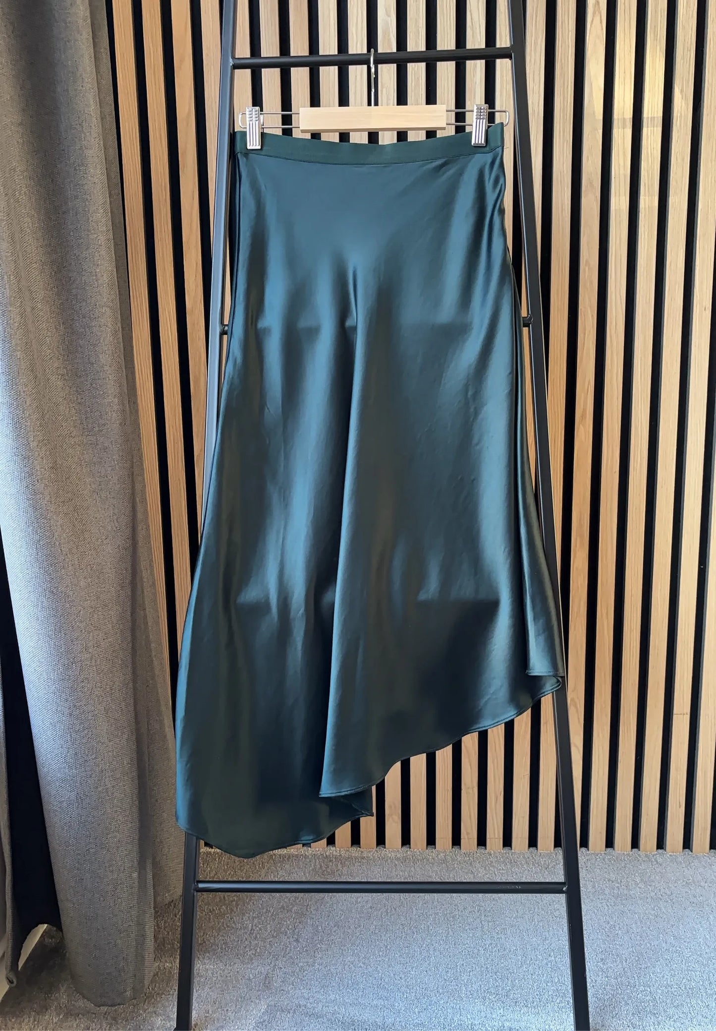 Ahlvar Gallery Skirt