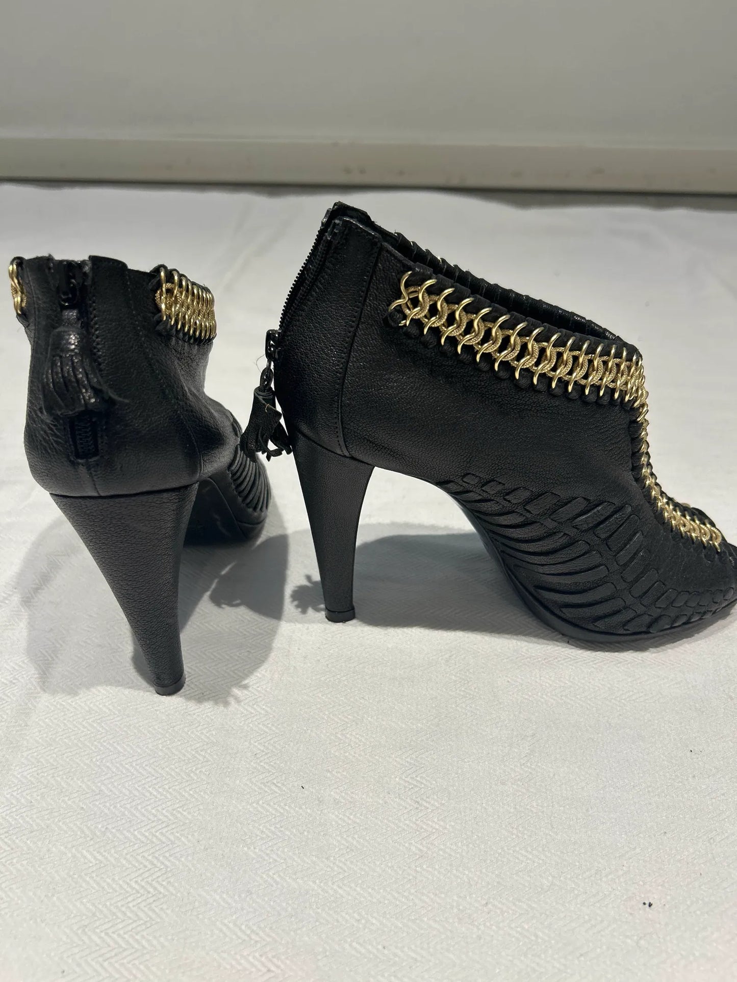 Lara Bohinc Heels