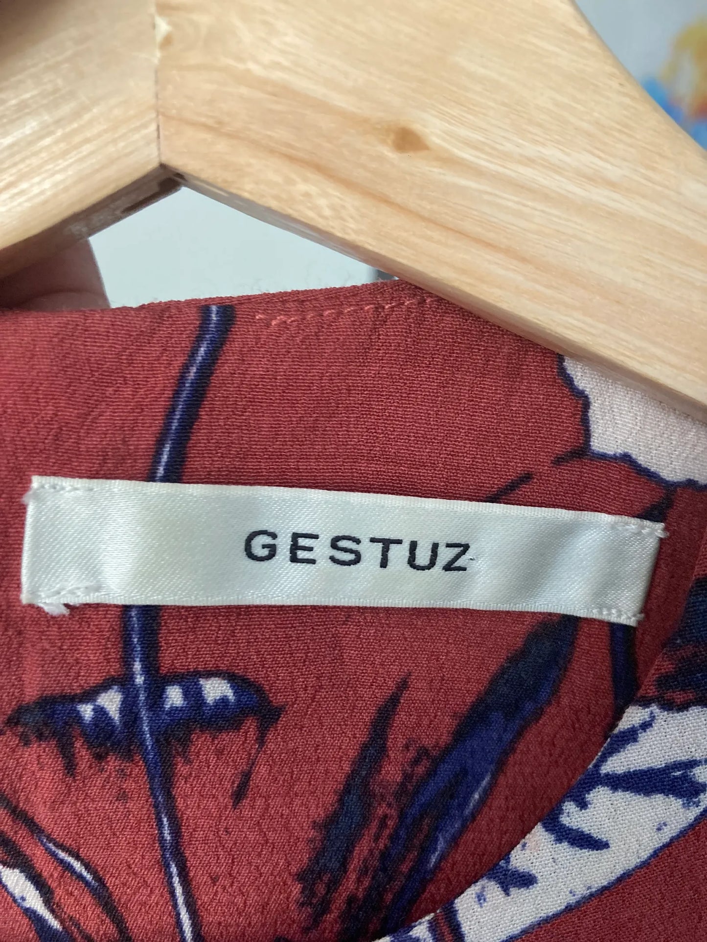 Gestuz-blus