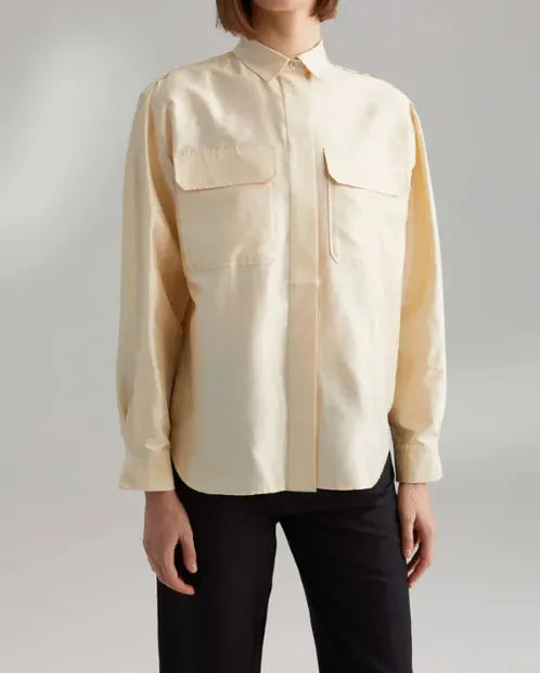 Toteme-sidenskjorta