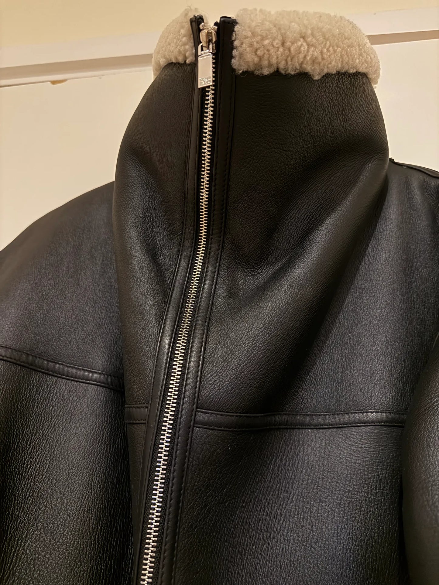 Toteme Signature shearling coa-skinnkappa