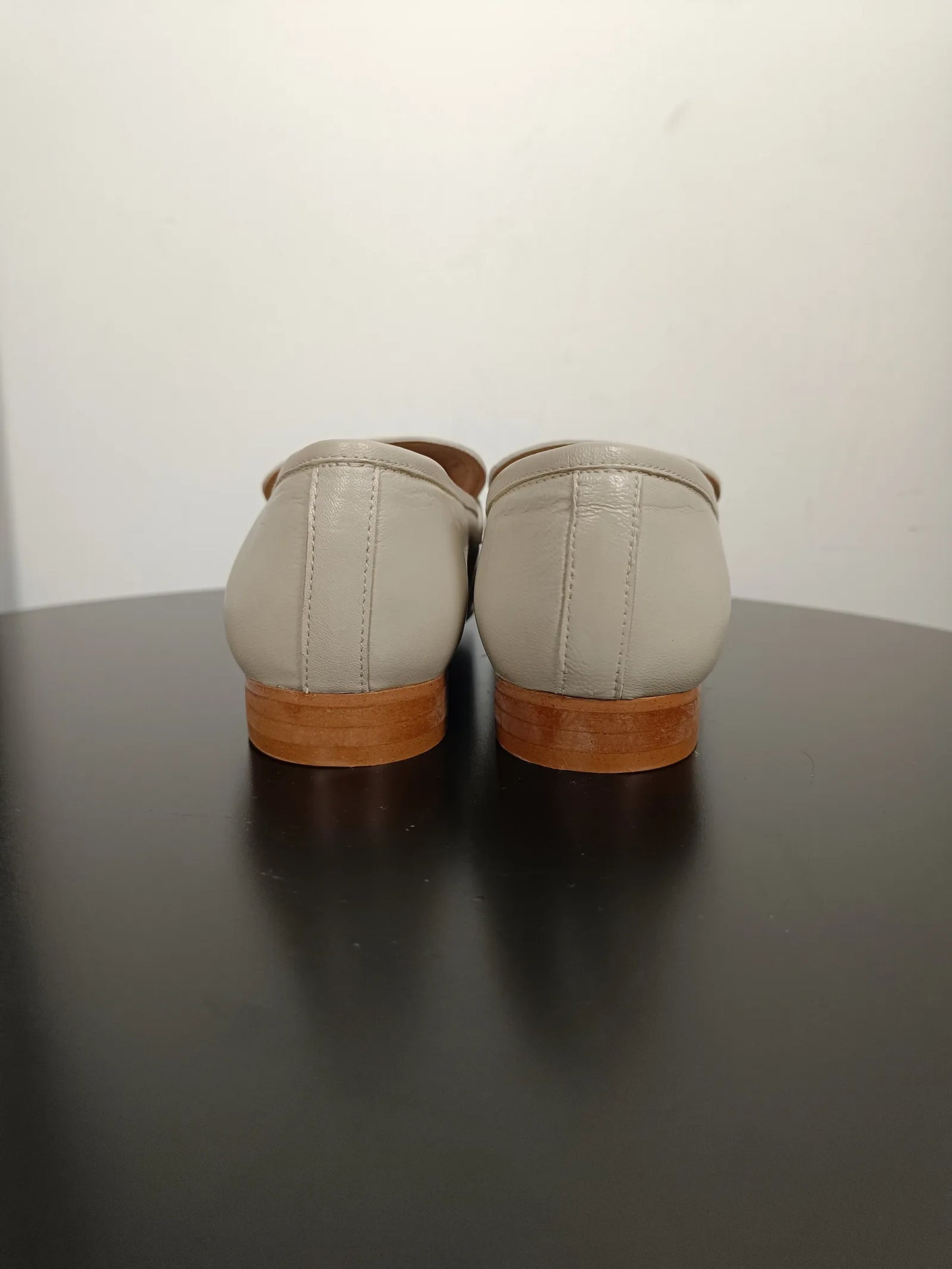 Flattered Vivienne Creme Leather-skinnloafers NWOT