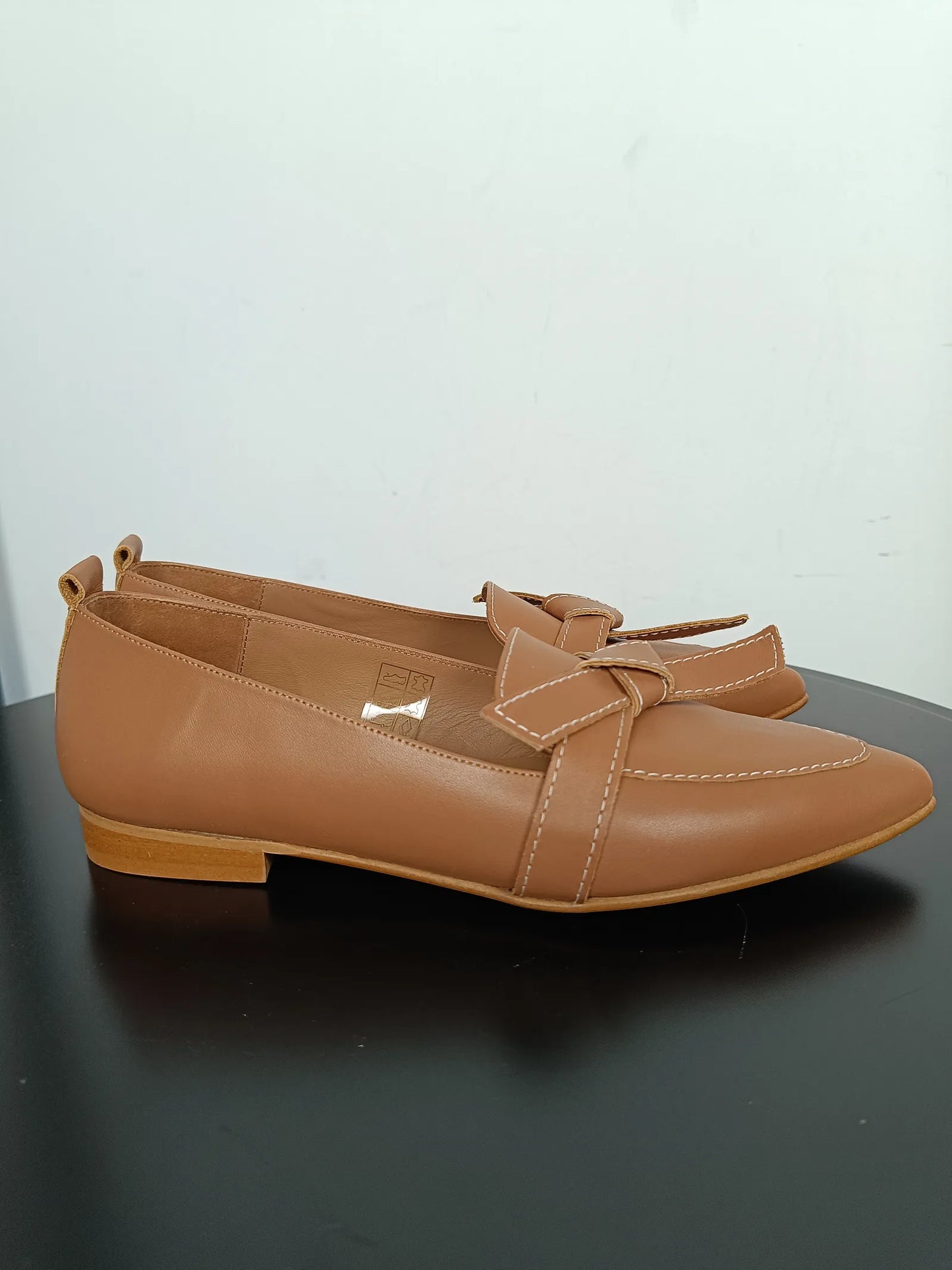 Flattered Ally Cognac Leather-skinnloafers NWOT