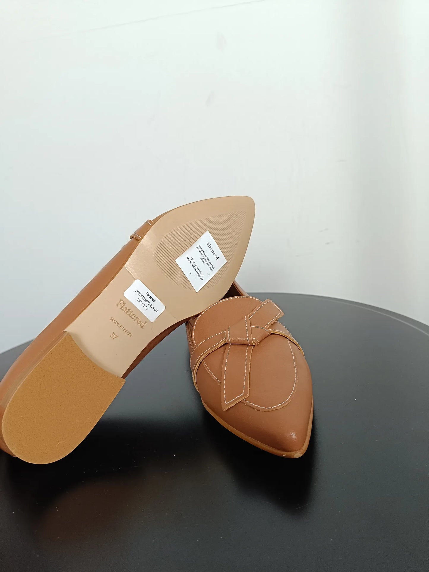 Flattered Ally Cognac Leather-skinnloafers