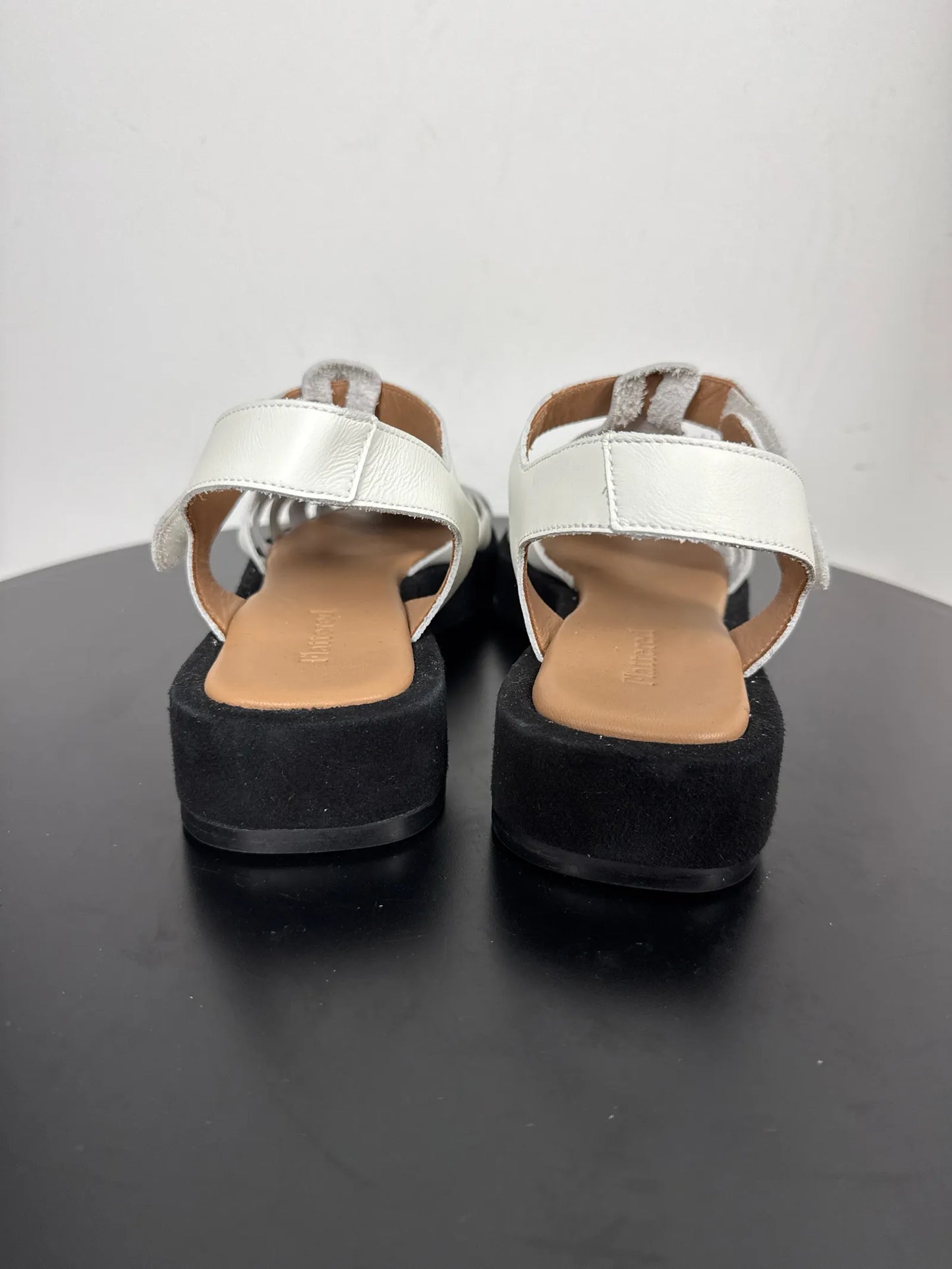 Flattered Gigi White Leather-skinnsandaler