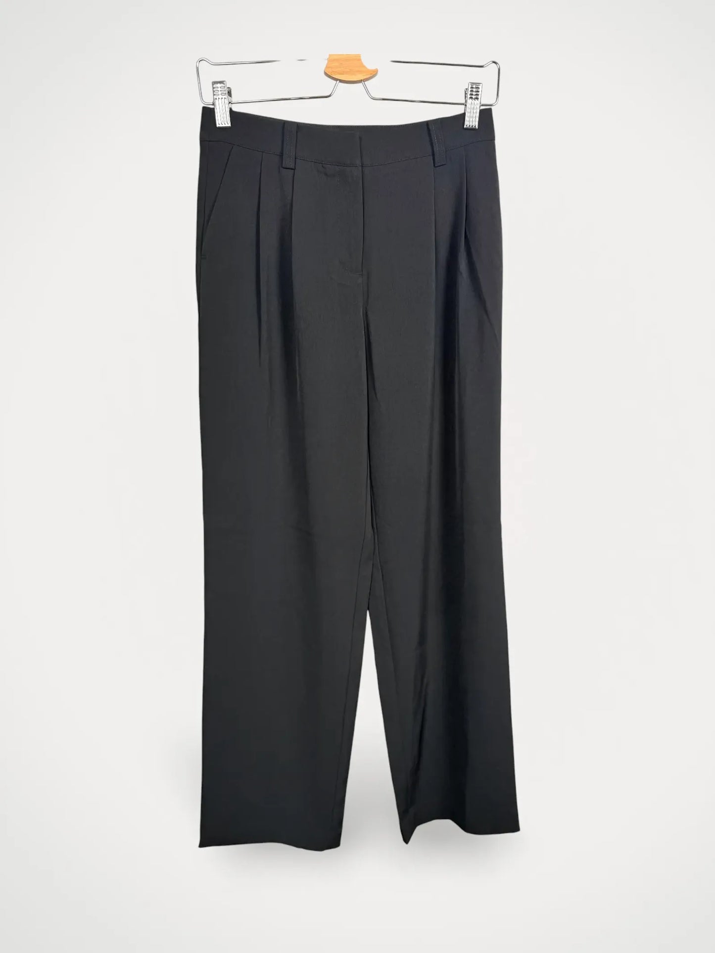 NA-KD Low Waist Pleated Suit Pants-byxor NWT