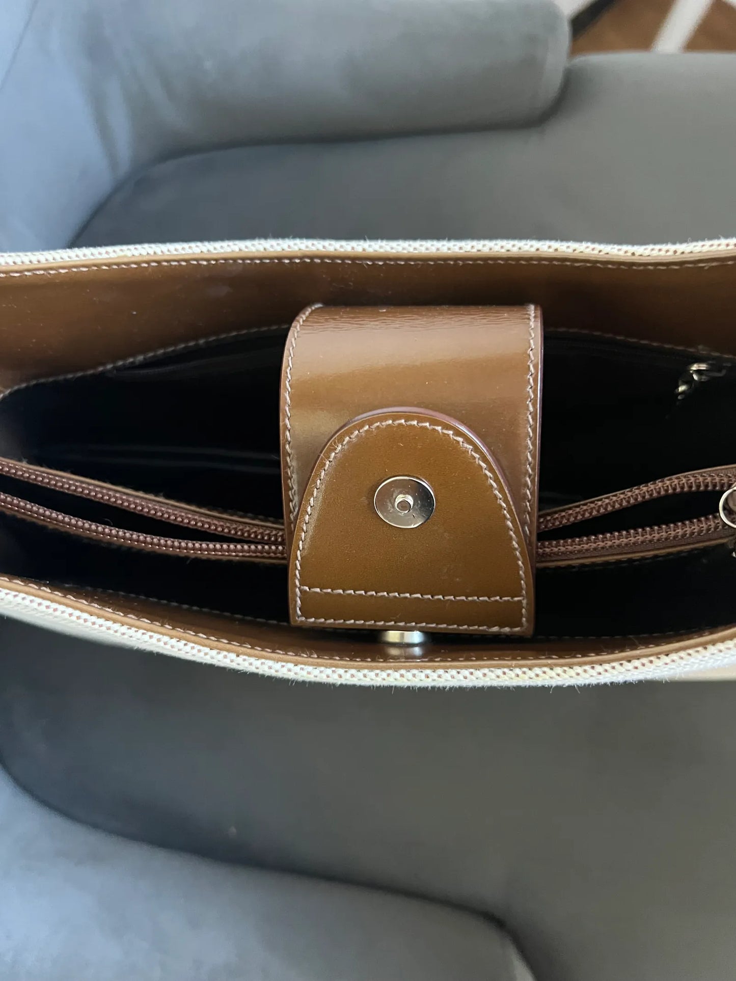 Escada-handväska NWOT