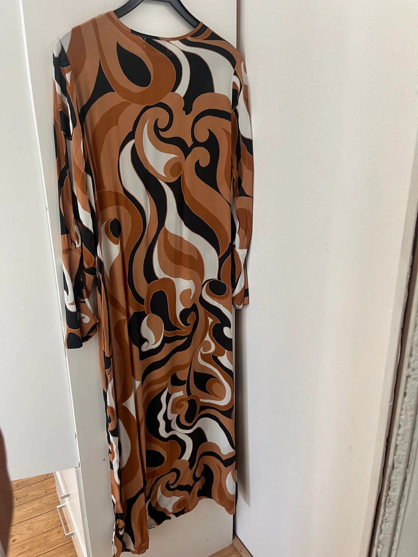 One Season Panama Tan Long Genie-klänning NWT