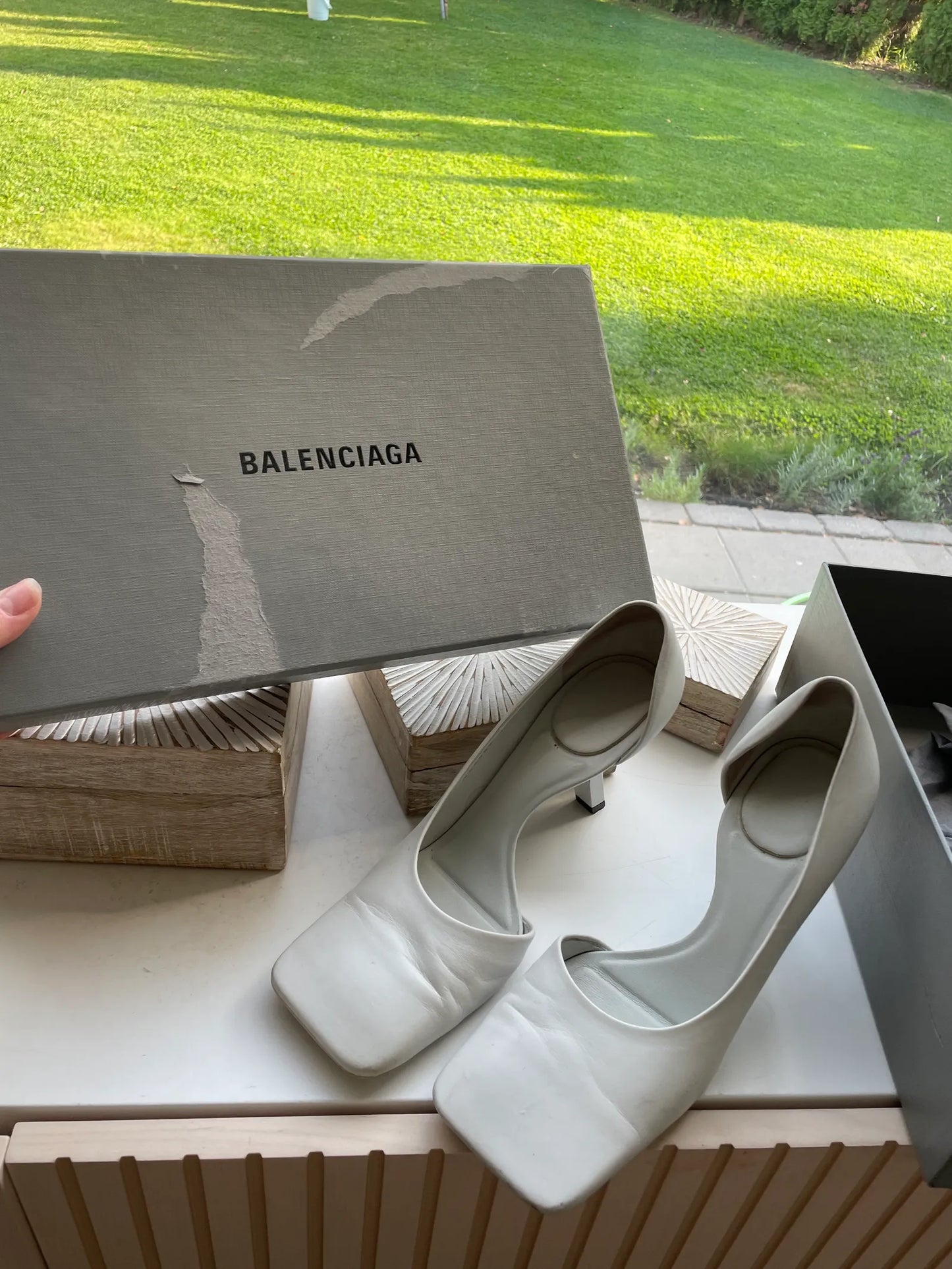 Balenciaga Void D’orsay-skinnklackar