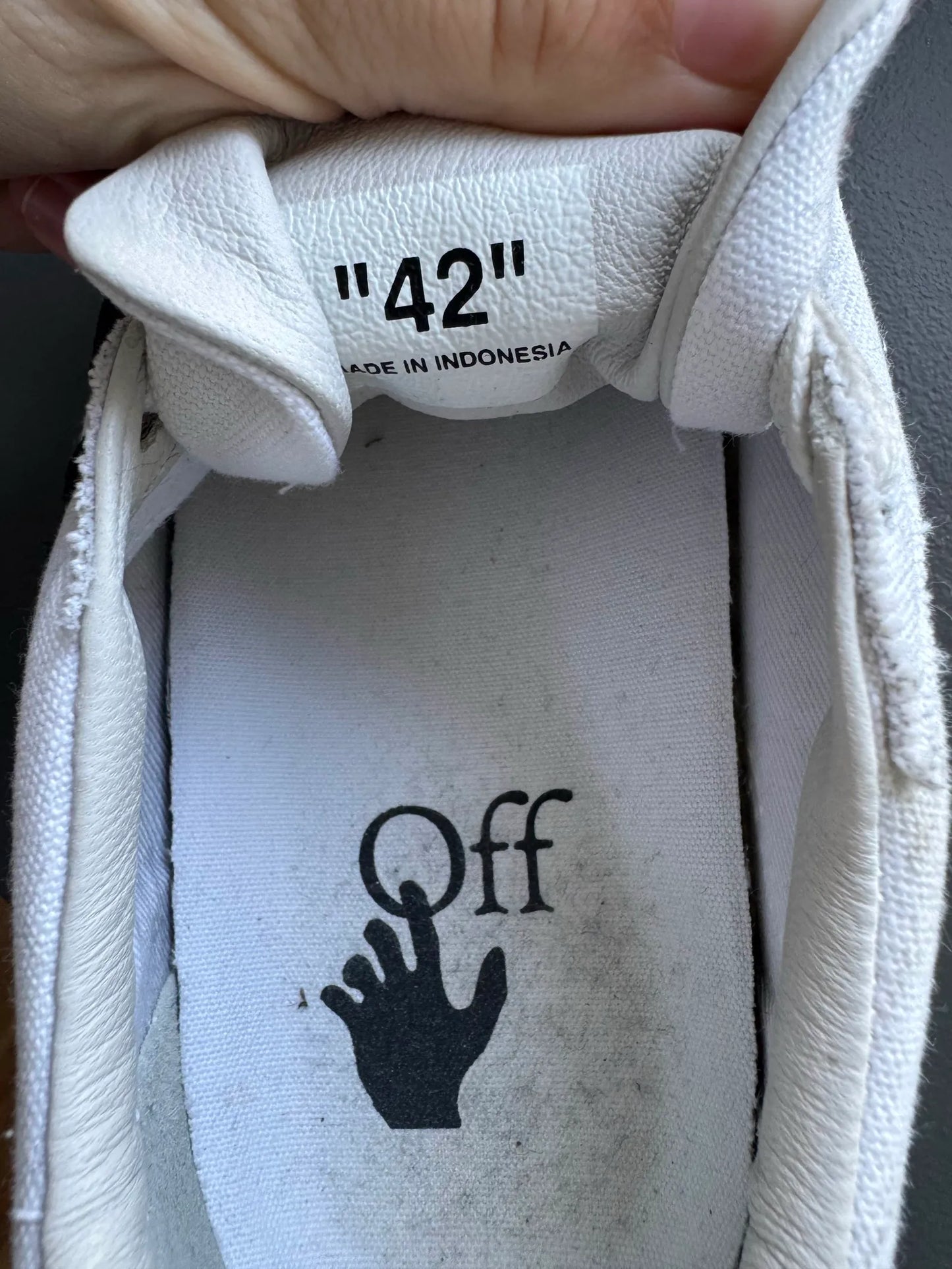 Off-White-sneakers