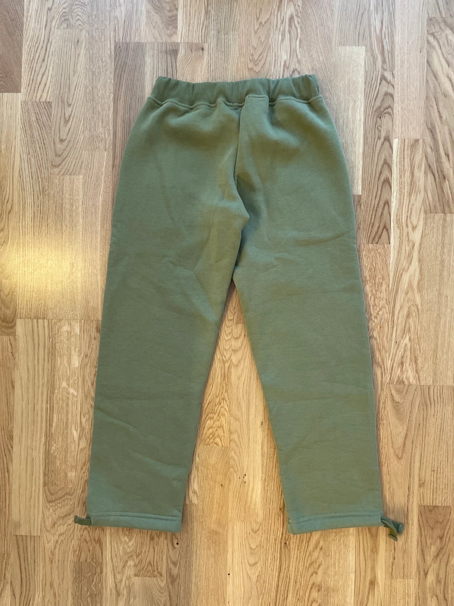 Tuttolente 'mt' Joggers Military Green-mjukisbyxor NWOT