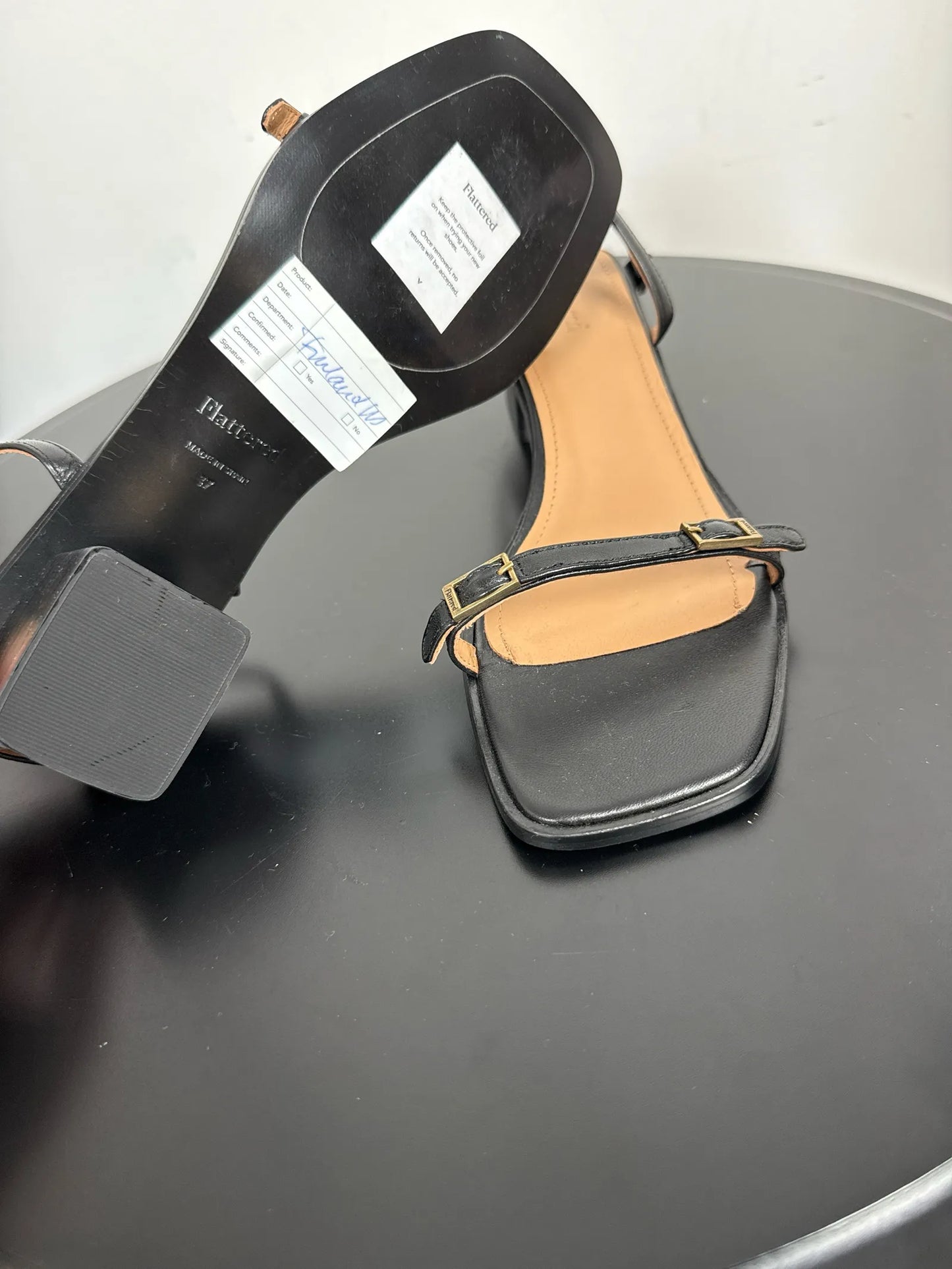 Flattered Jonah-skinnklackar