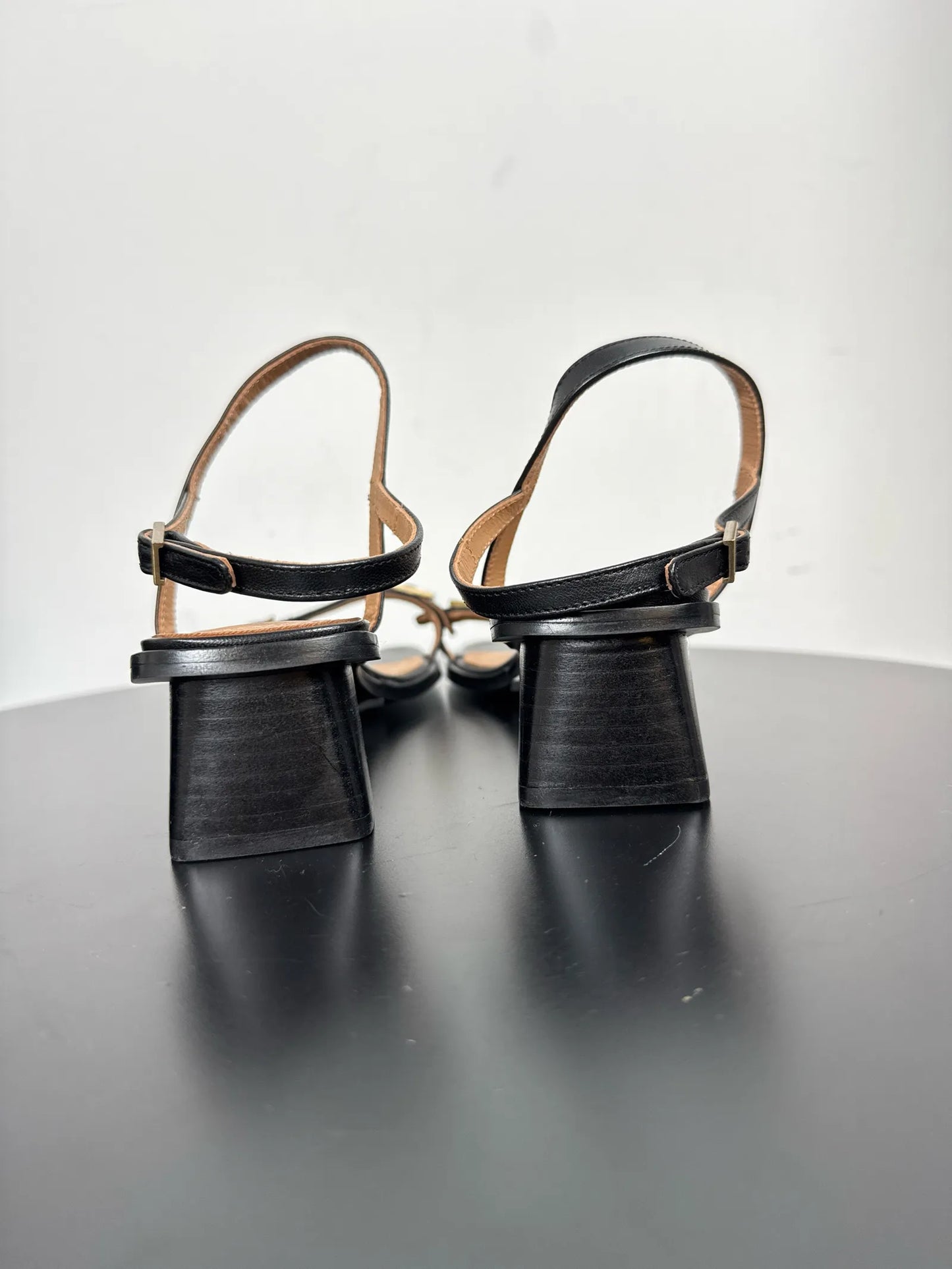 Flattered Jonah-skinnklackar