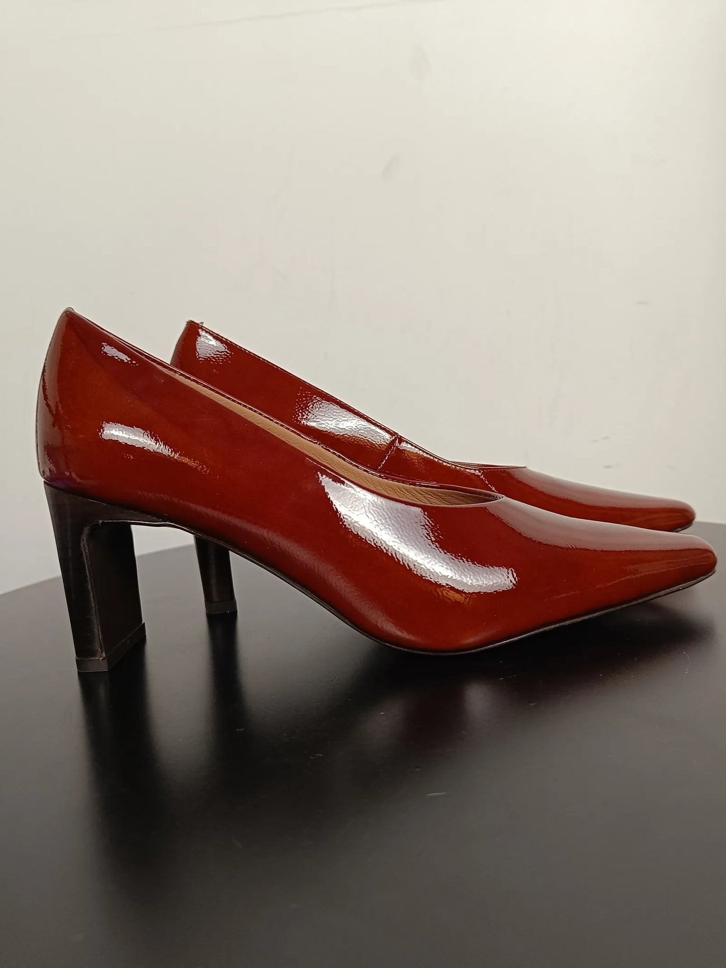 Flattered Tove Leather Patent-klackar NWOT