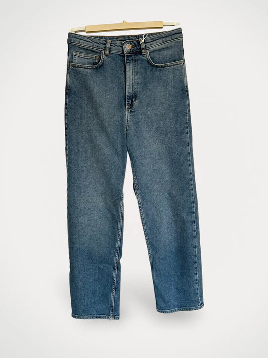 By Carin wester-jeans NWT