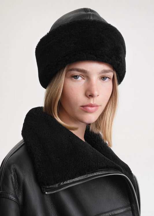 Toteme Shearling Winter-skinnmössa