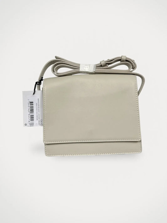 Flattered Bianca Crossbody Leather Creme-skinnaxelremsväska NWT