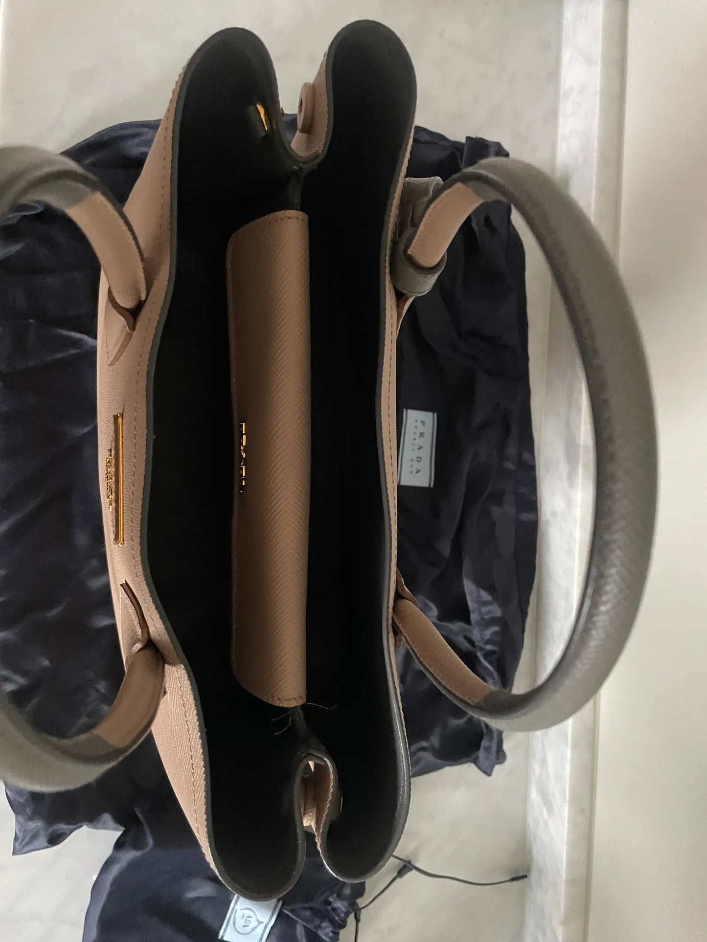 Prada-handväska NWOT