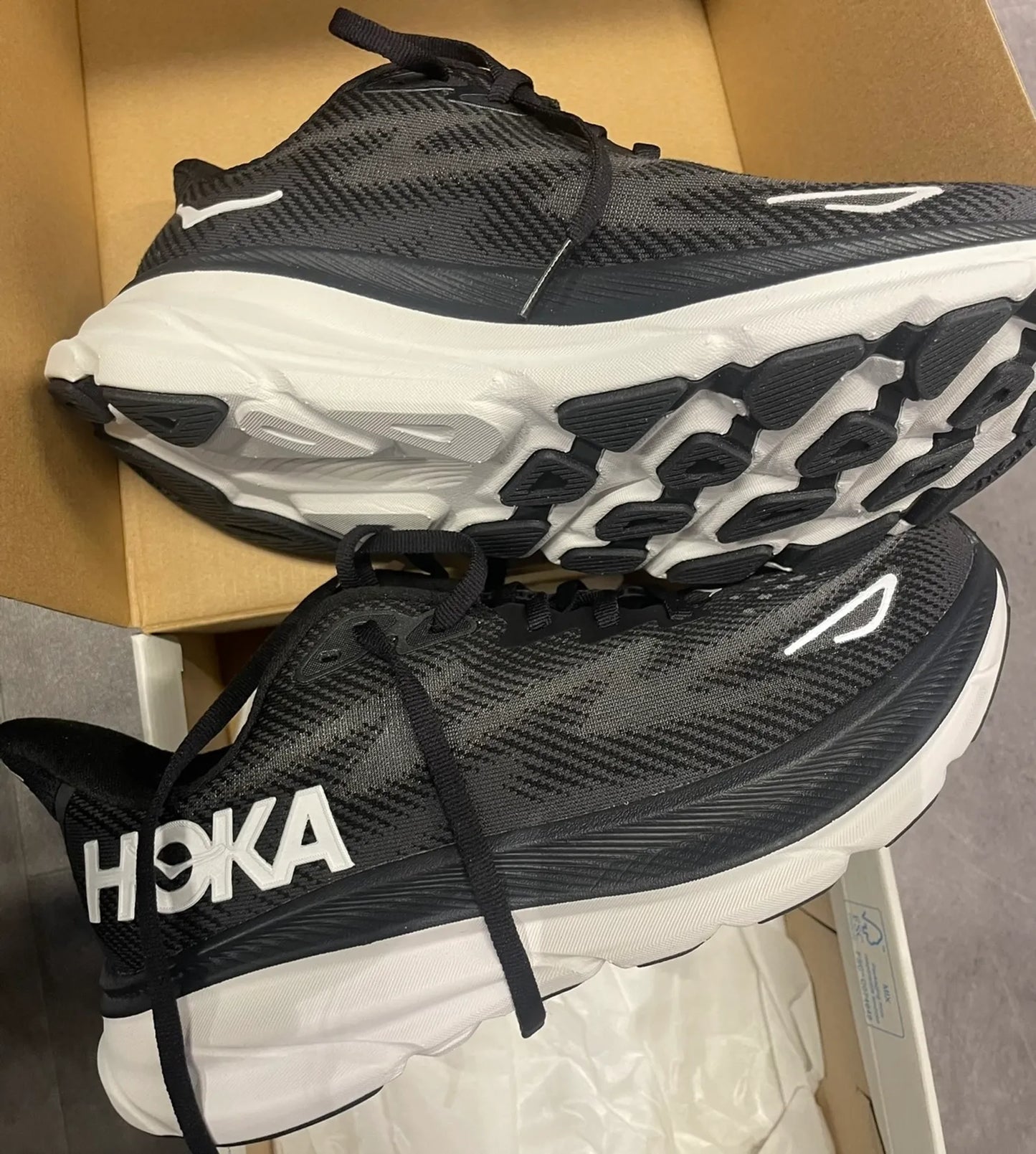 HOKA Hoka Clifton 9-sneakers NWT