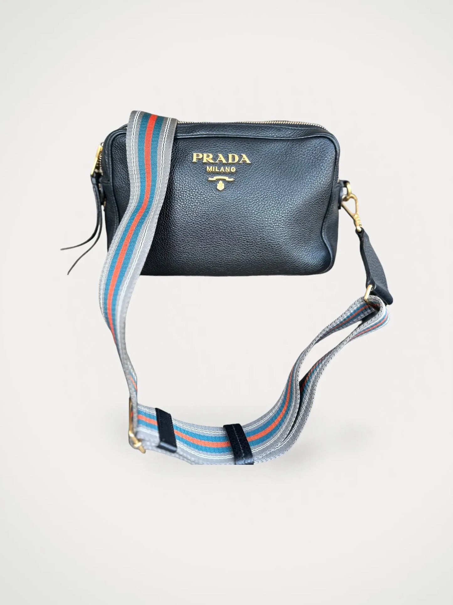 Prada Bandoliera-skinnaxelremsväska