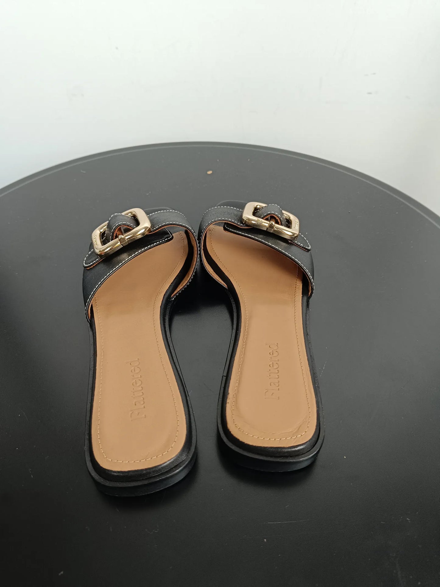 Flattered Mimi-skinnsandaler NWOT