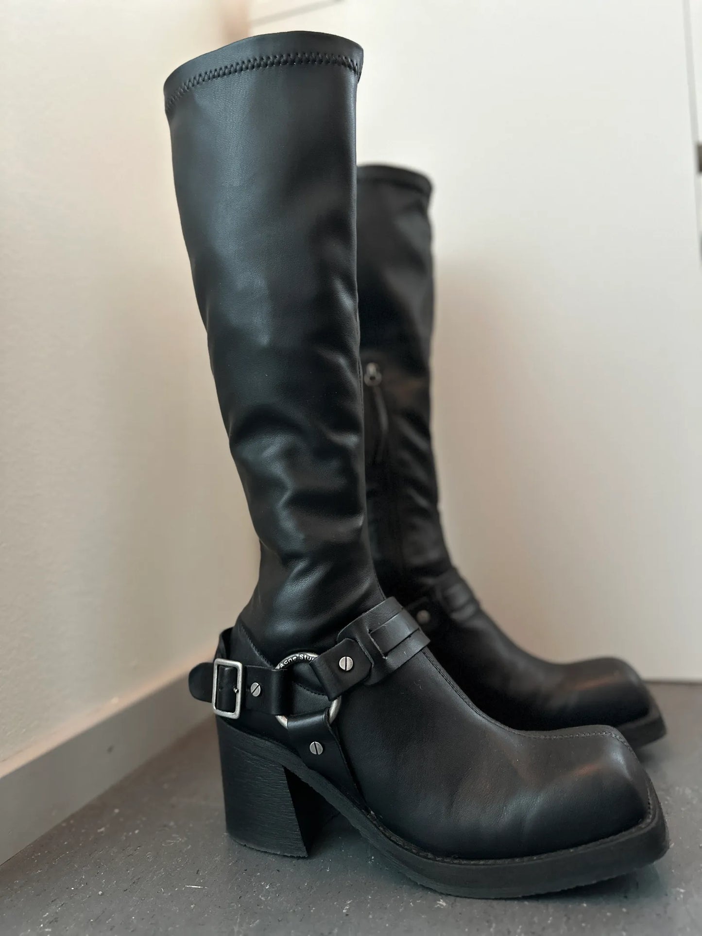 Acne Studios Pull On Buckle-skinnboots