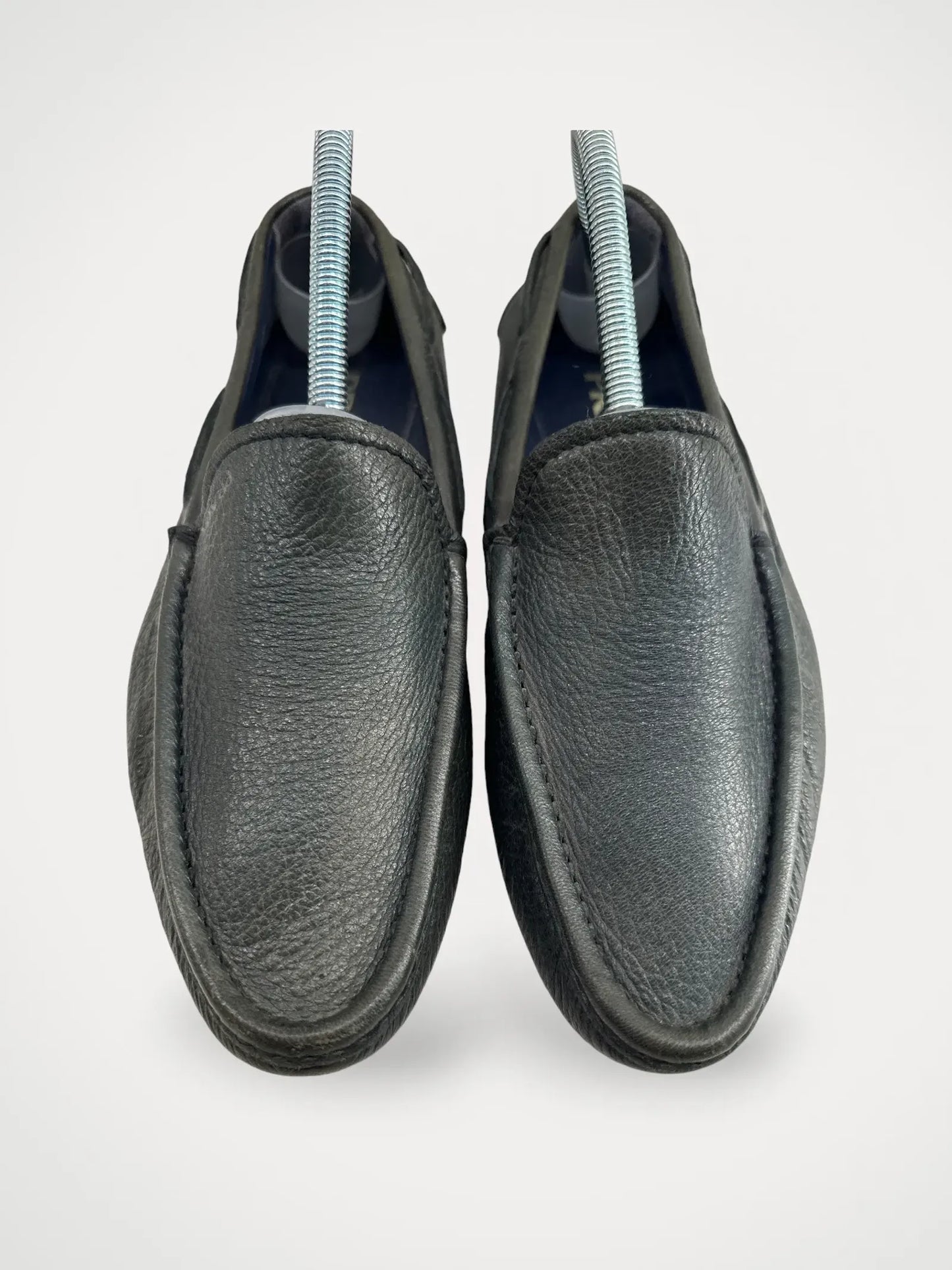 Prada-skinnloafers