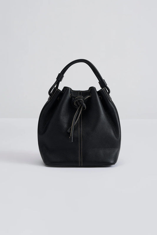 By Malina Maggie Contrast Stitch Leather bag-skinnaxelremsväska NWT